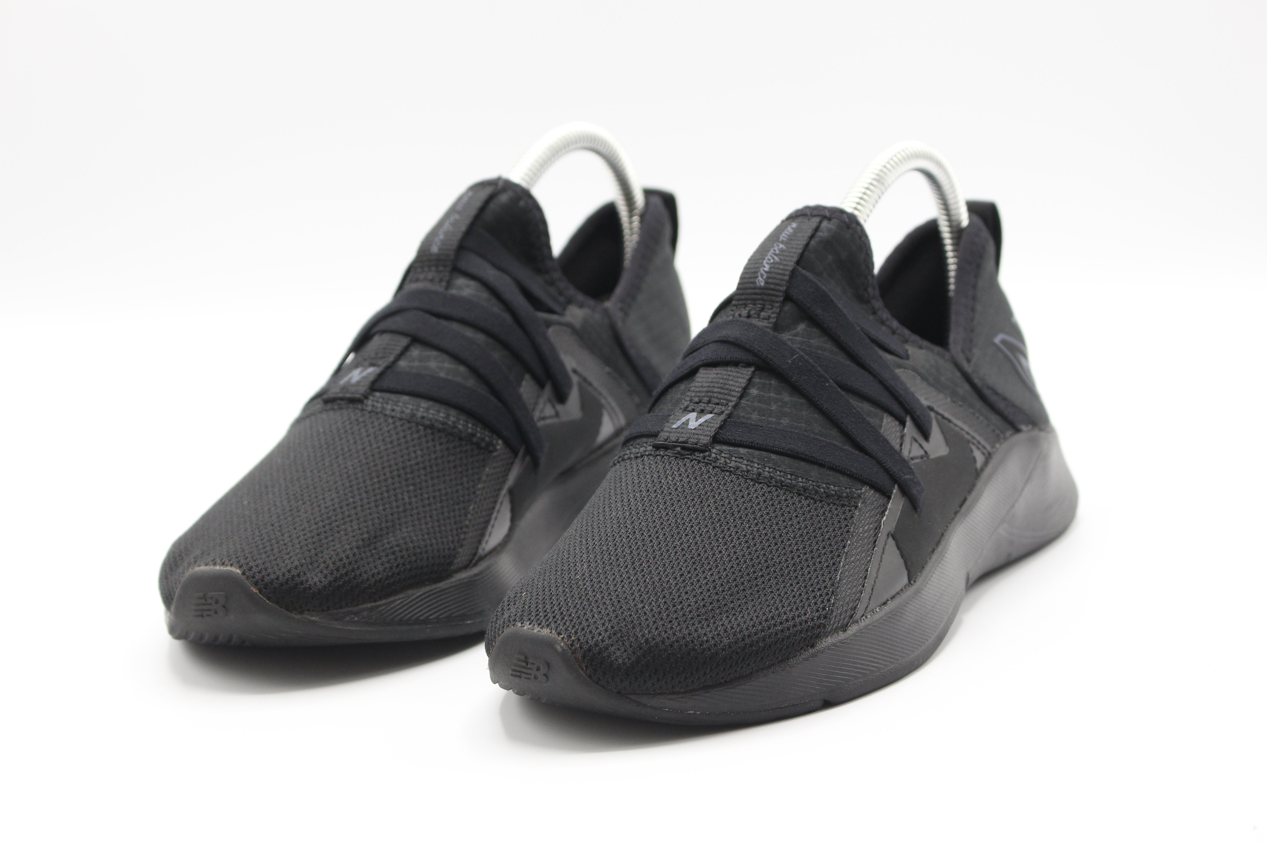 New Balance Low-Top Sneakers for Women           EUR SIZE 37