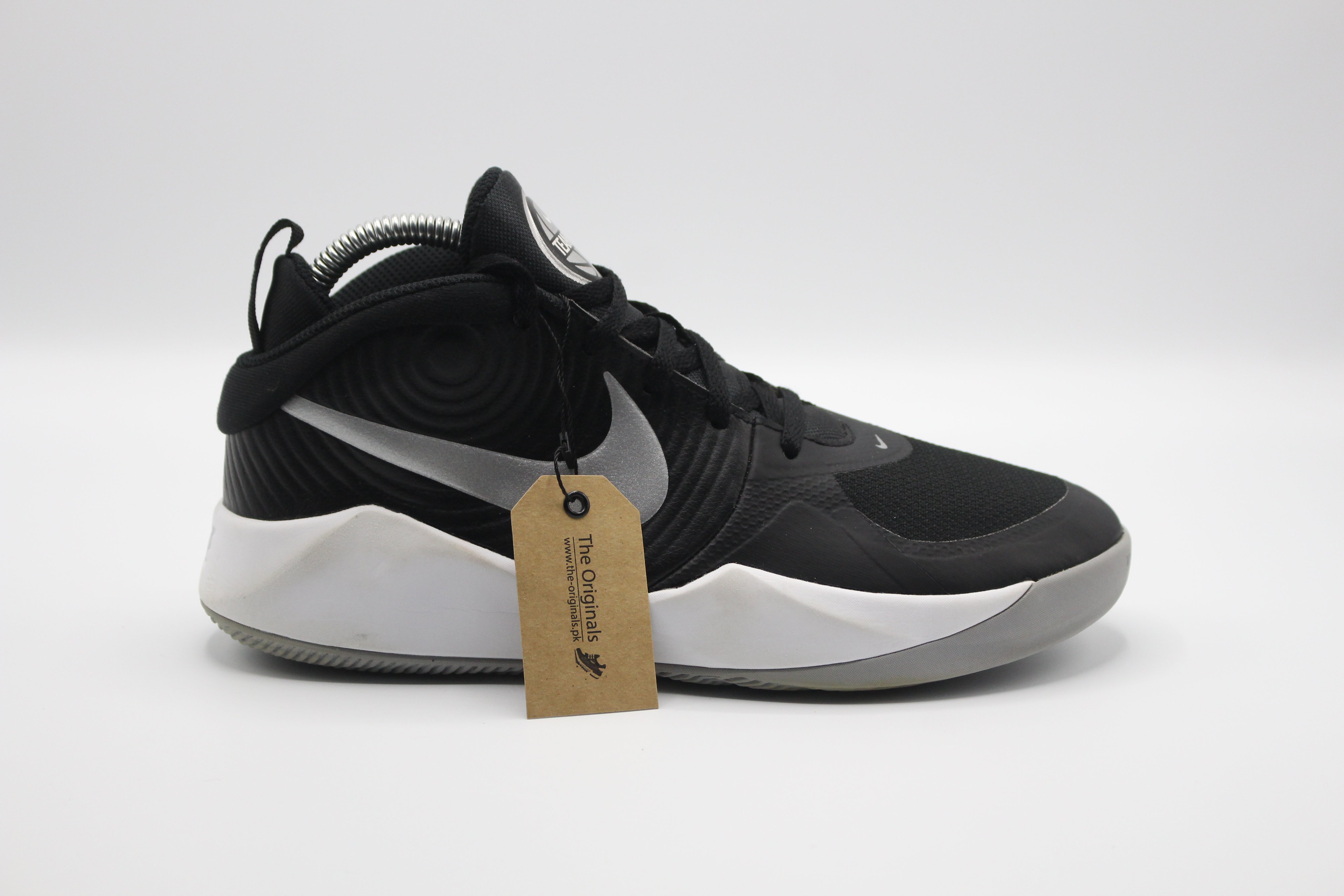 NIKE TEAM HUSTLE D 9 GS SHOES           EUR SIZE 38