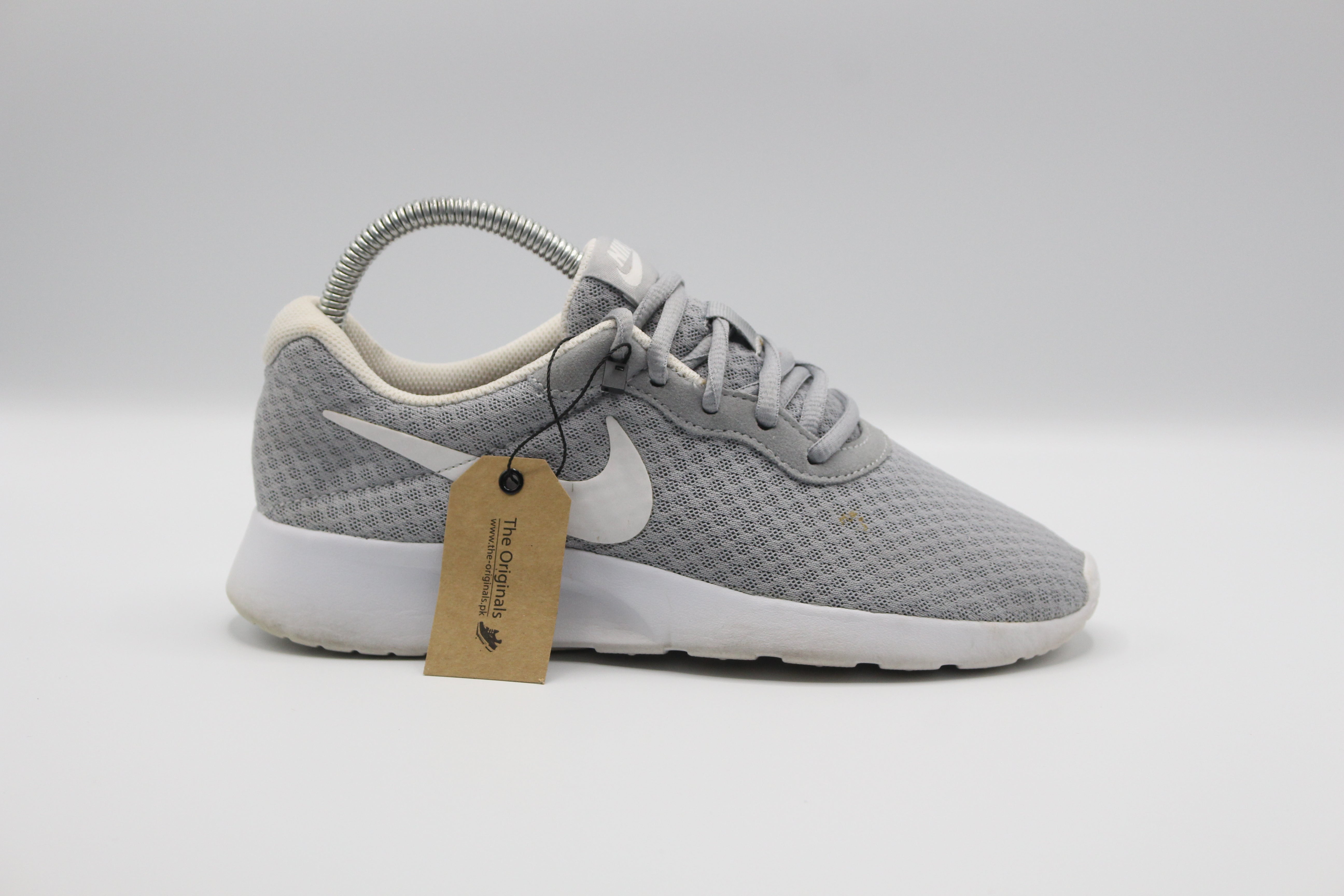 Nike Tanjun Shoes - 812655-010         EUR SIZE 36.5