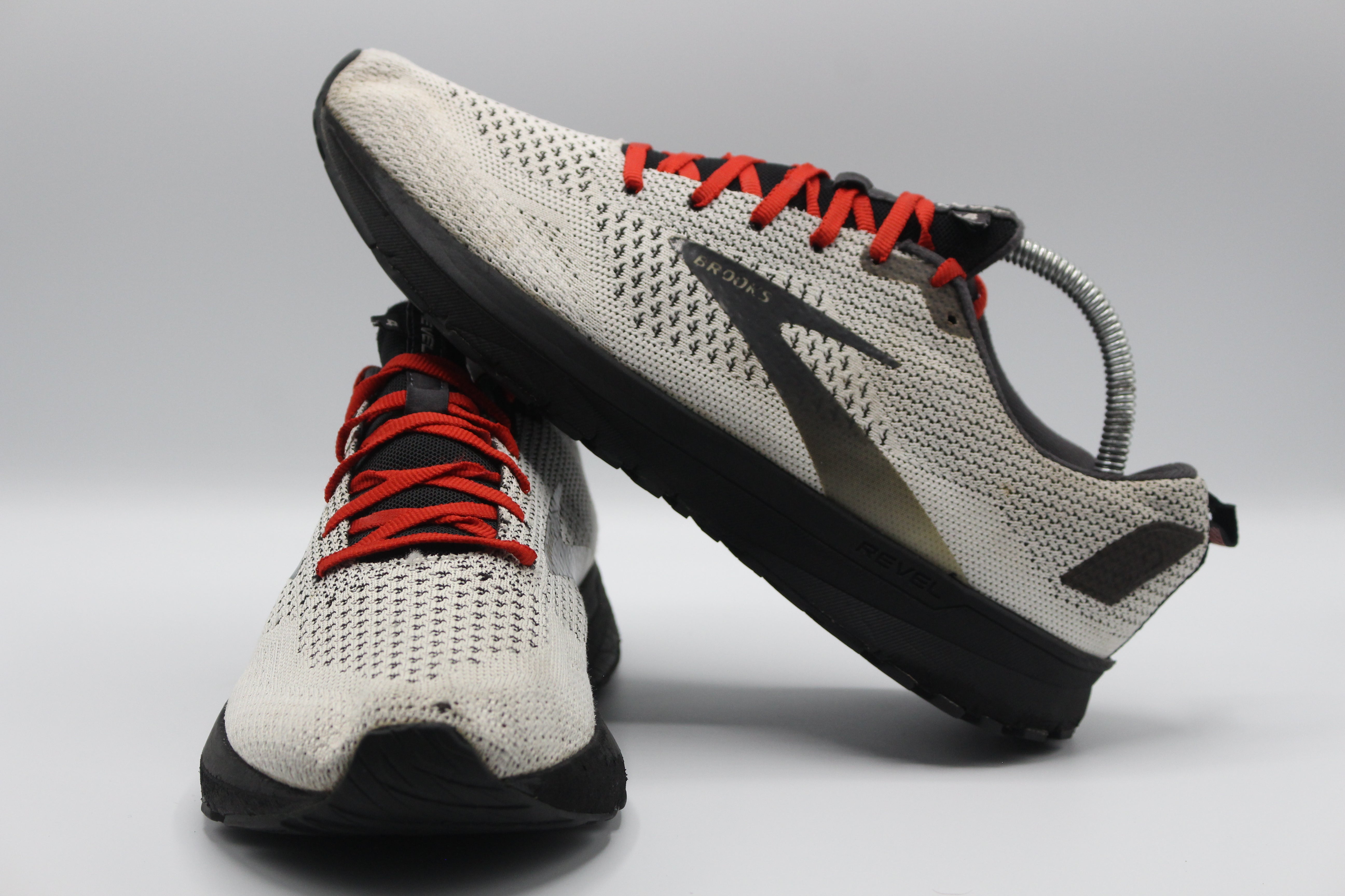 Brooks Men's Levitate 4 Shoes      EUR SIZE 42.5