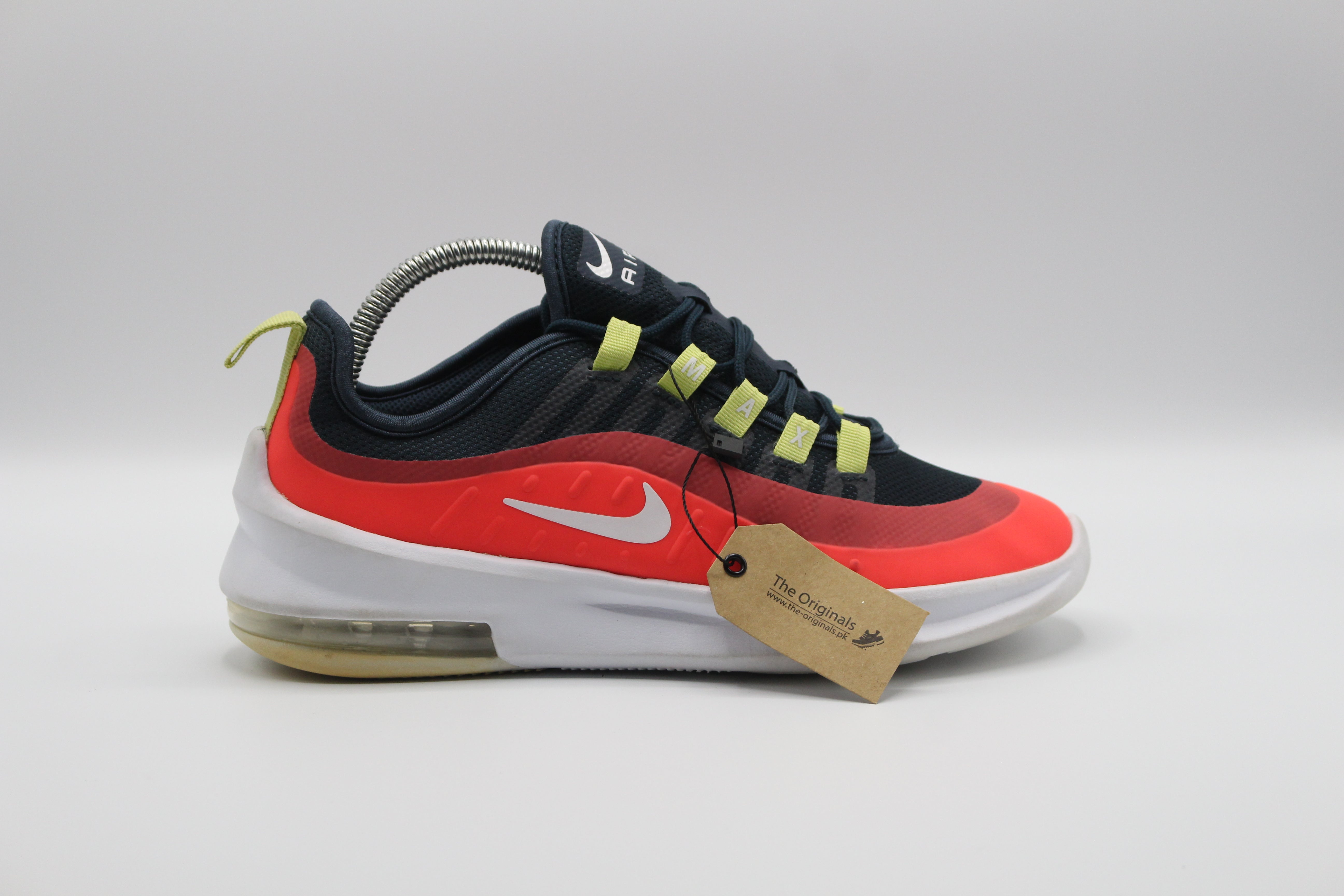 NIKE AIR ART SHOES            EUR SIZE 40
