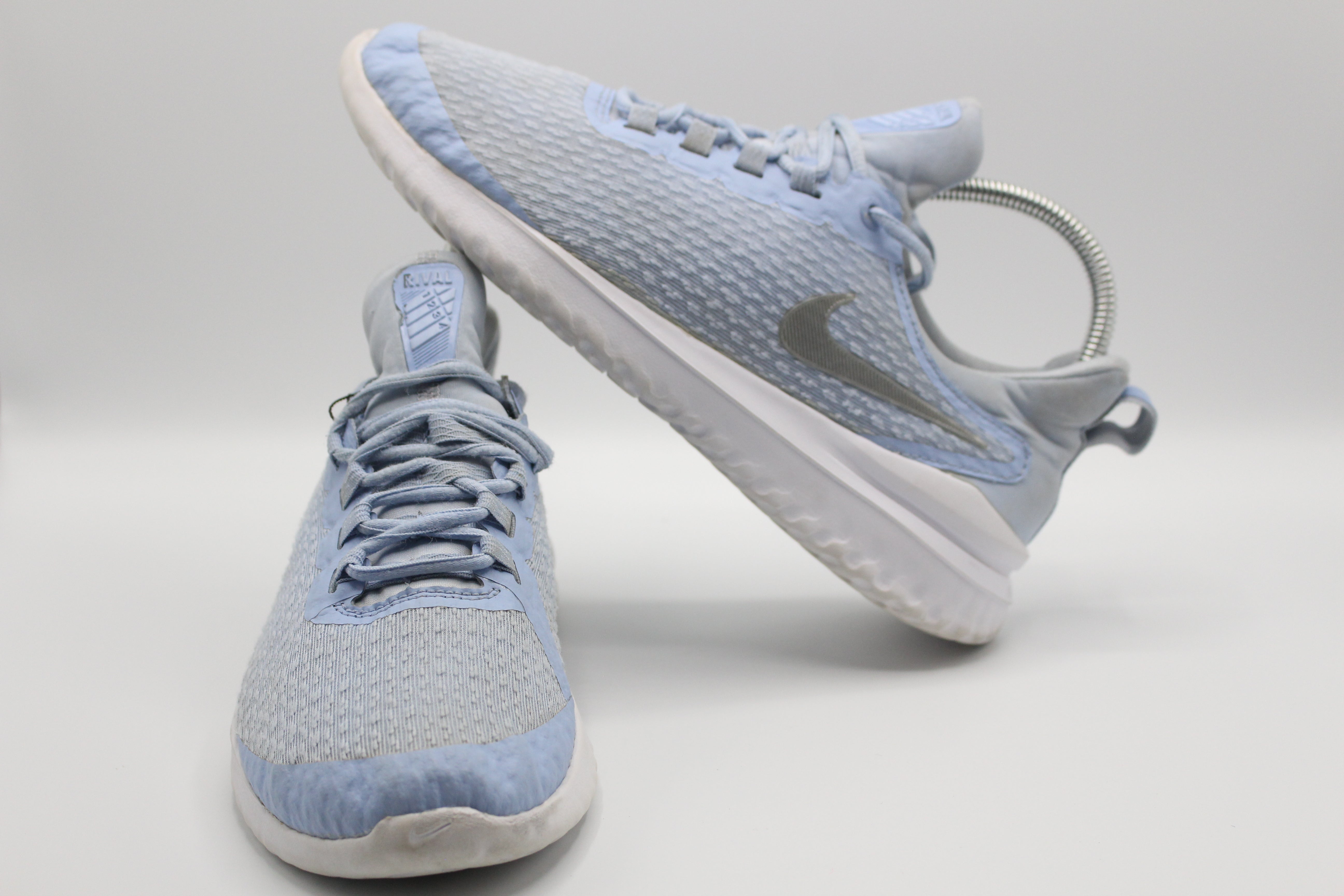 Nike Women's Renew Rival Running Shoe EUR SIZE 39