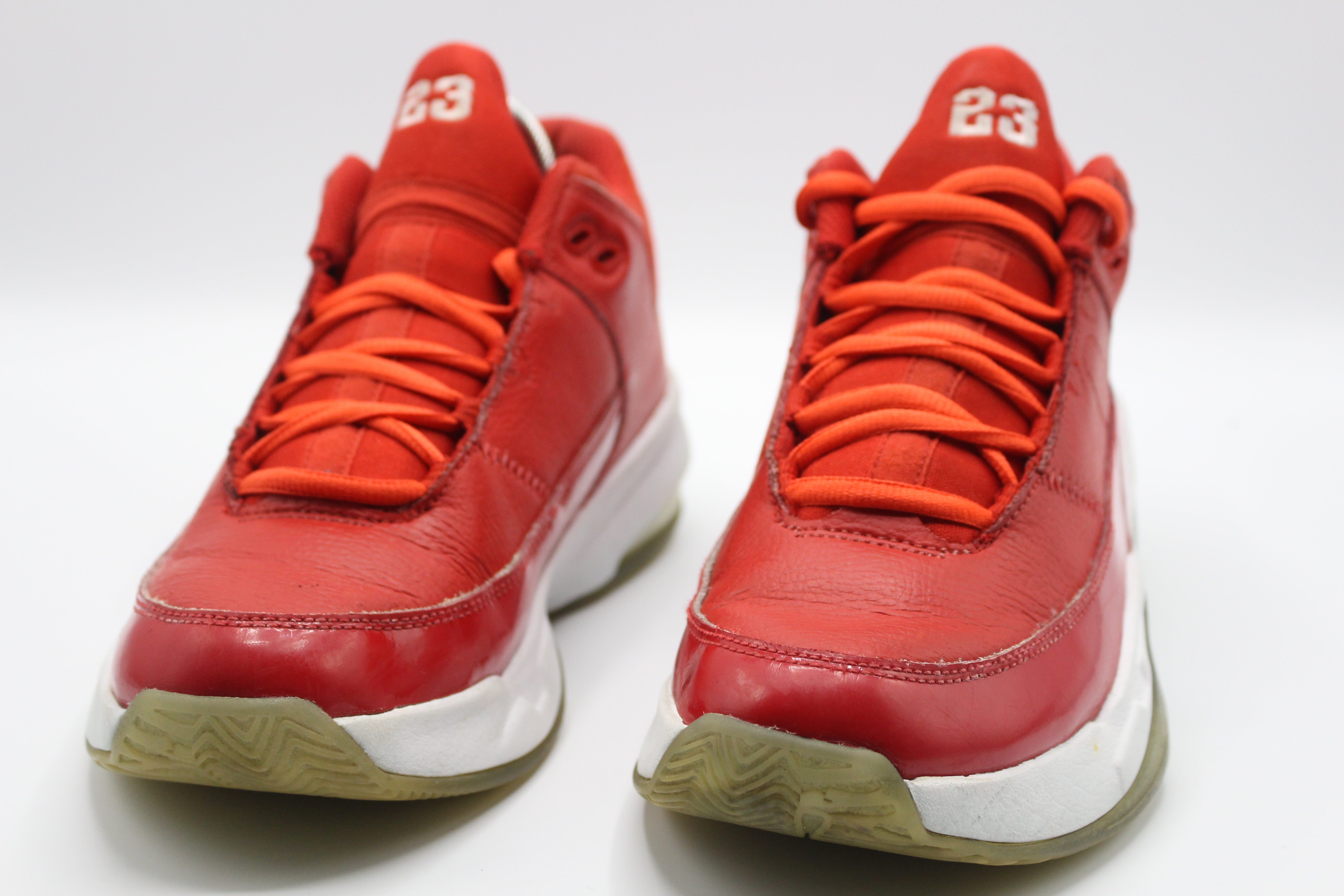 NIKE AIR JORDAN MAX AURA 3 UNIVERSITY RED SHOES              EUR SIZE 39