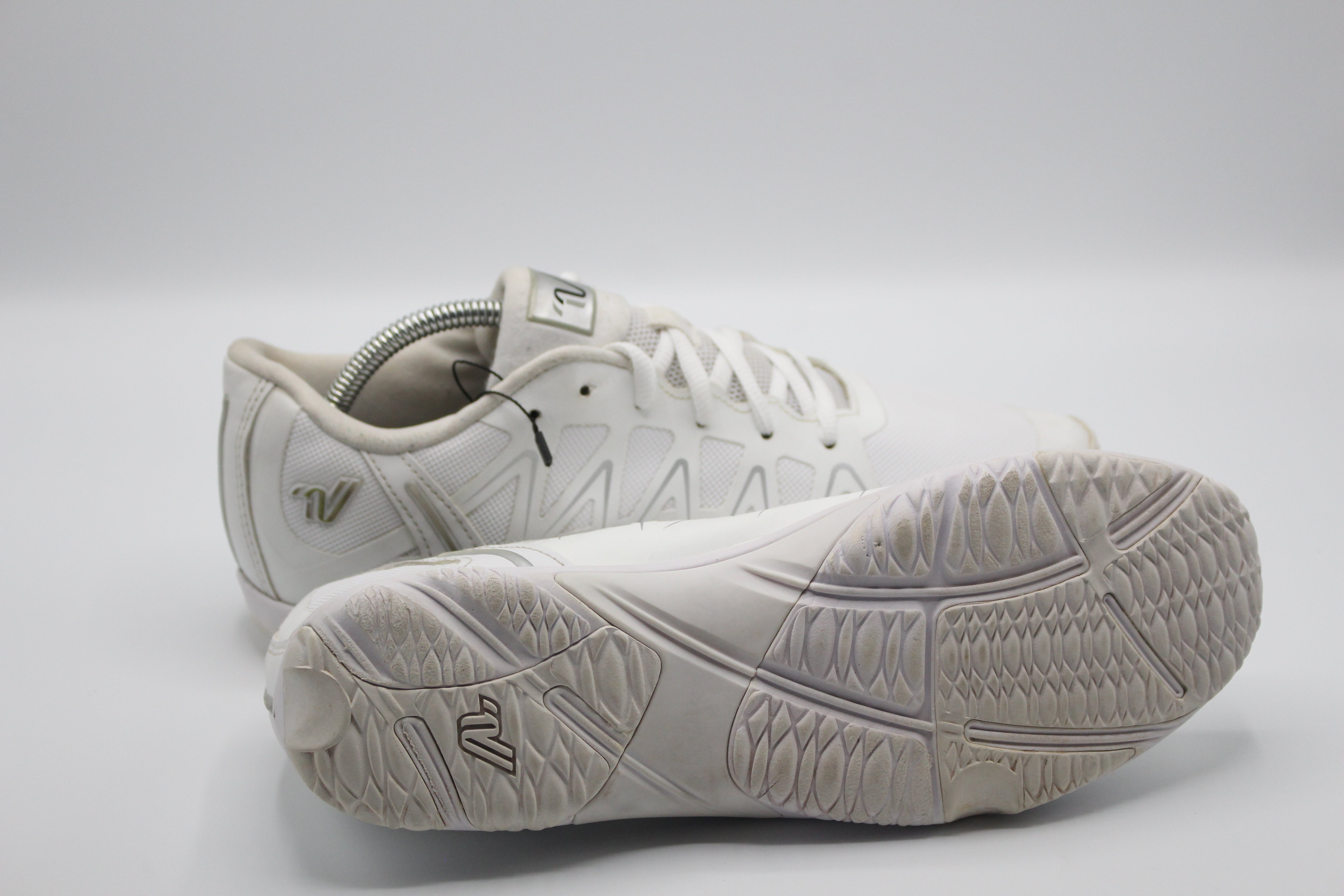 Skechers Uno - Stand On Air White - Size 39 VARSITY ART NO 070