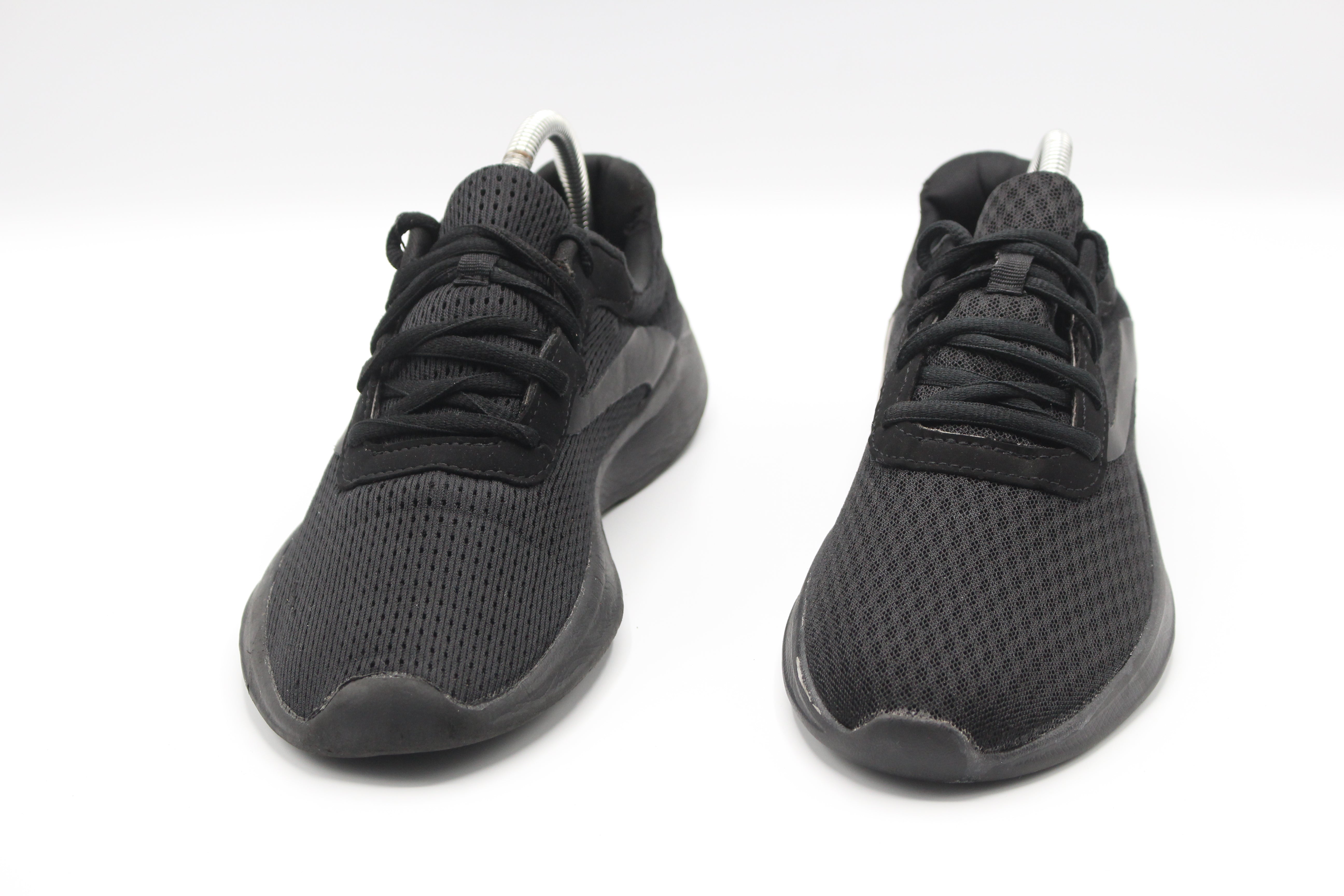 NIKE Athletic Works Memory Foam Athletic Shoes            EUR SIZE 40