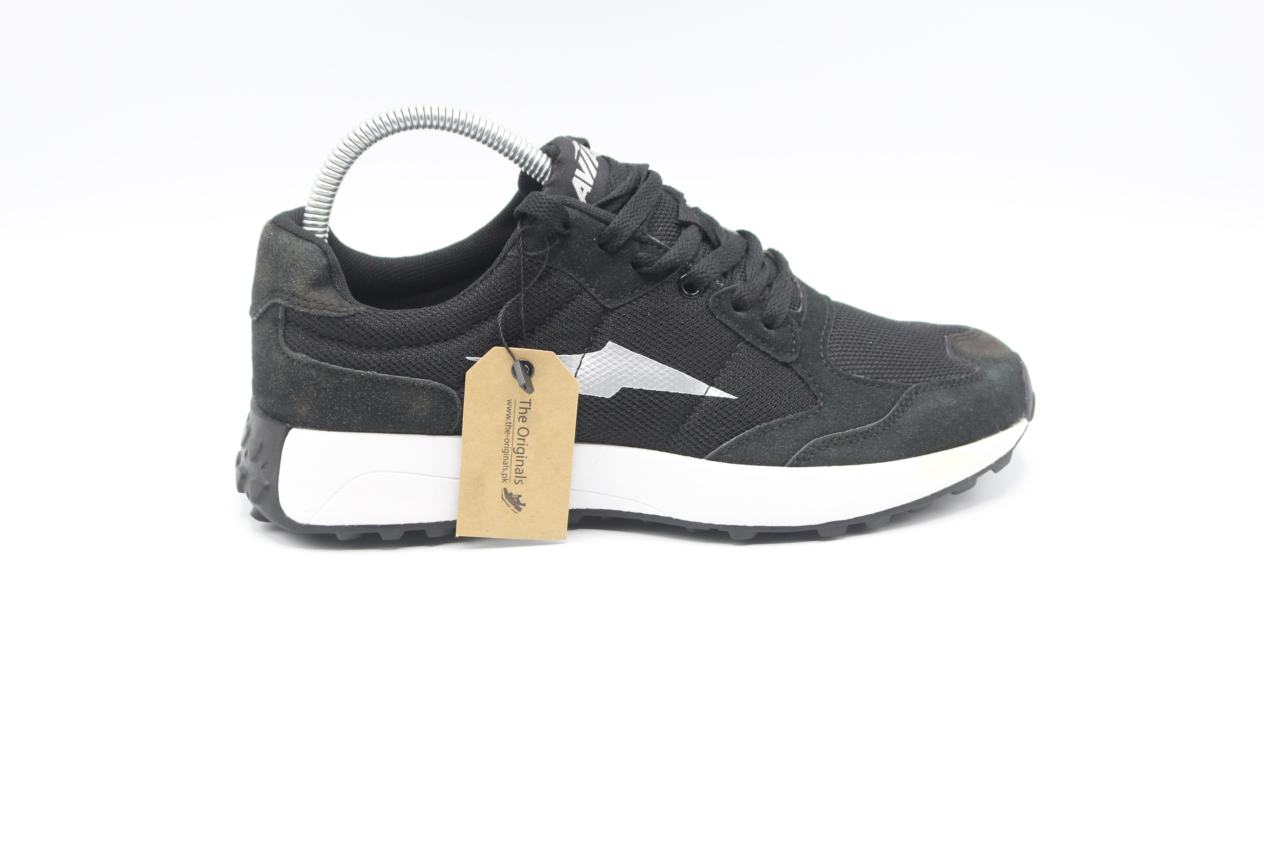 Avia Women's Retro Athletic Sneaker 38 EUR SIZE