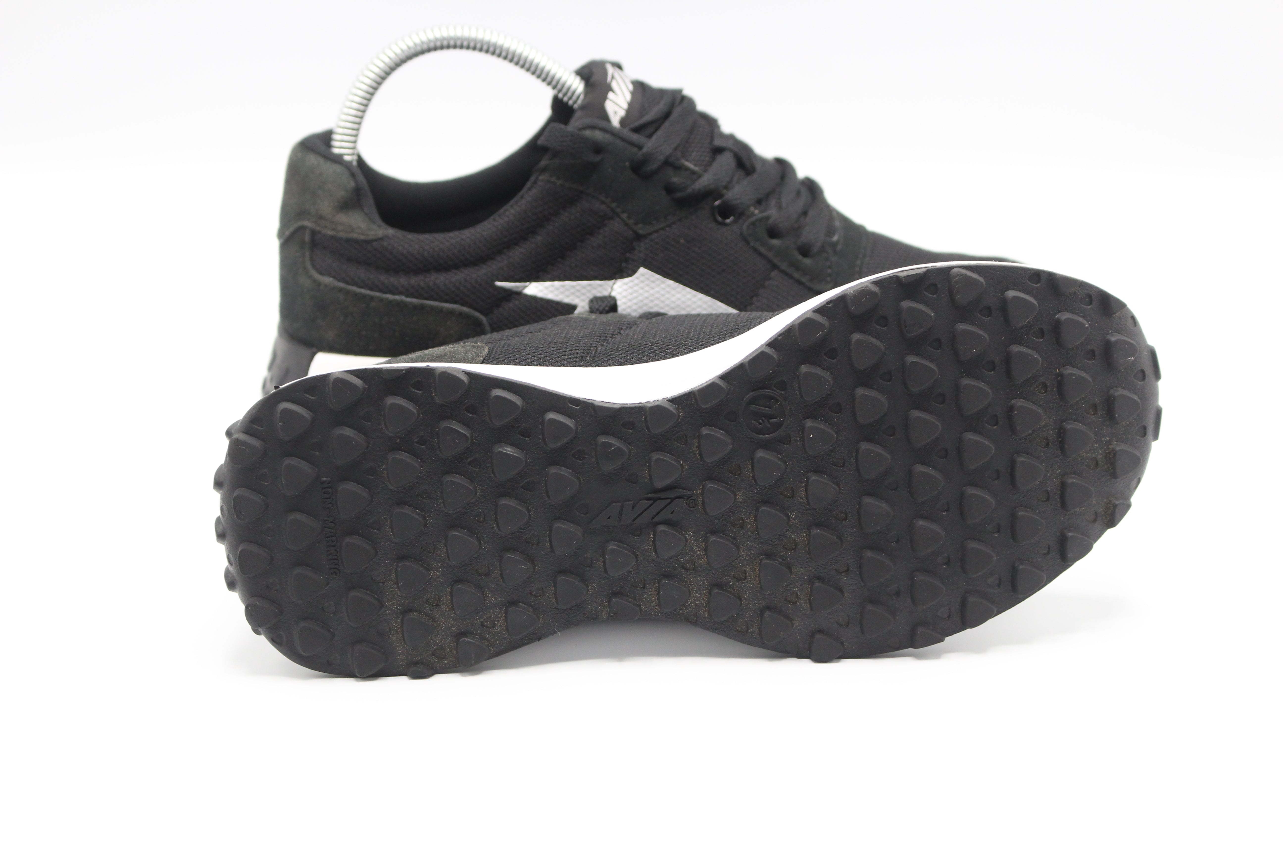 Avia Women's Retro Athletic Sneaker 38 EUR SIZE