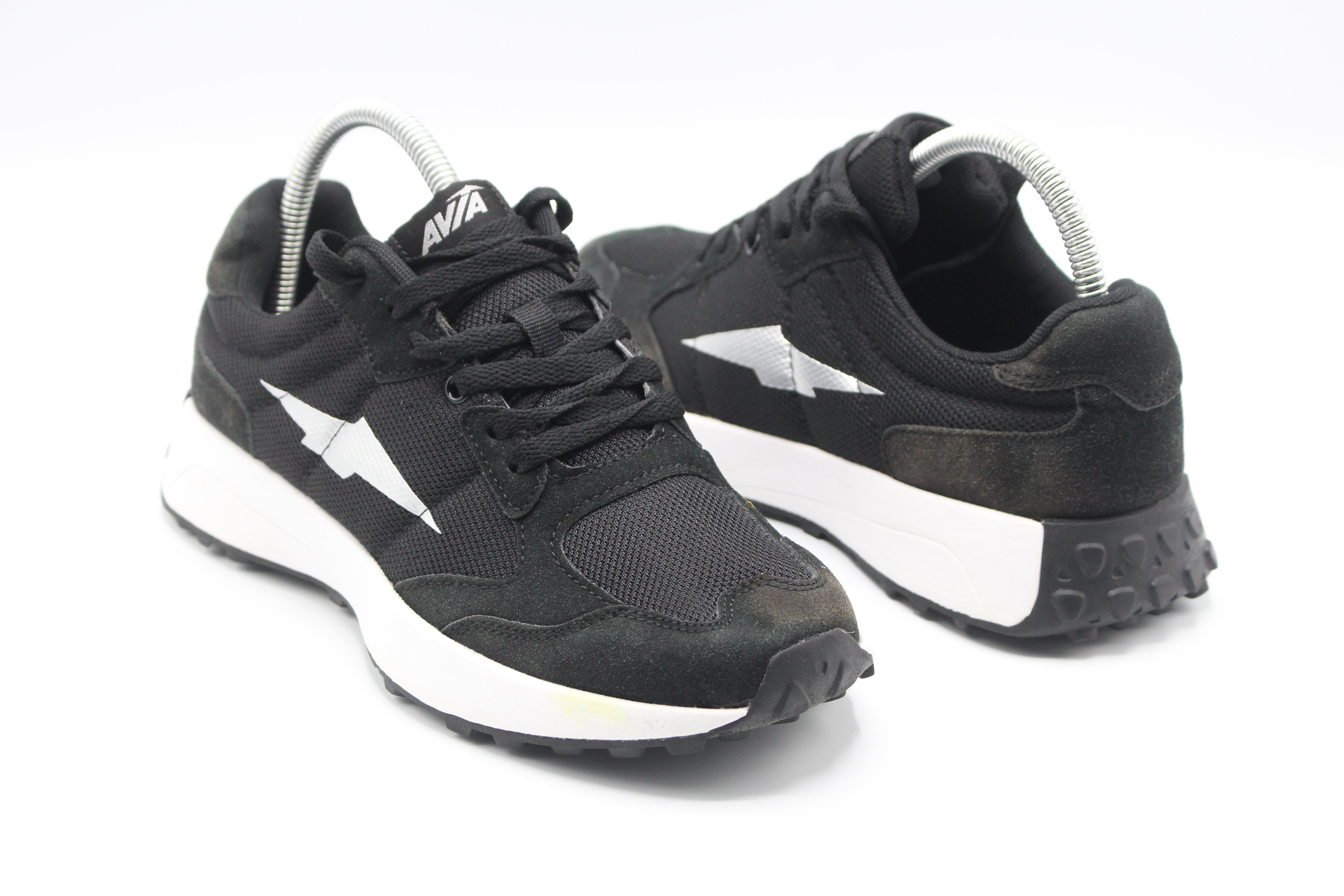 Avia Women's Retro Athletic Sneaker 38 EUR SIZE
