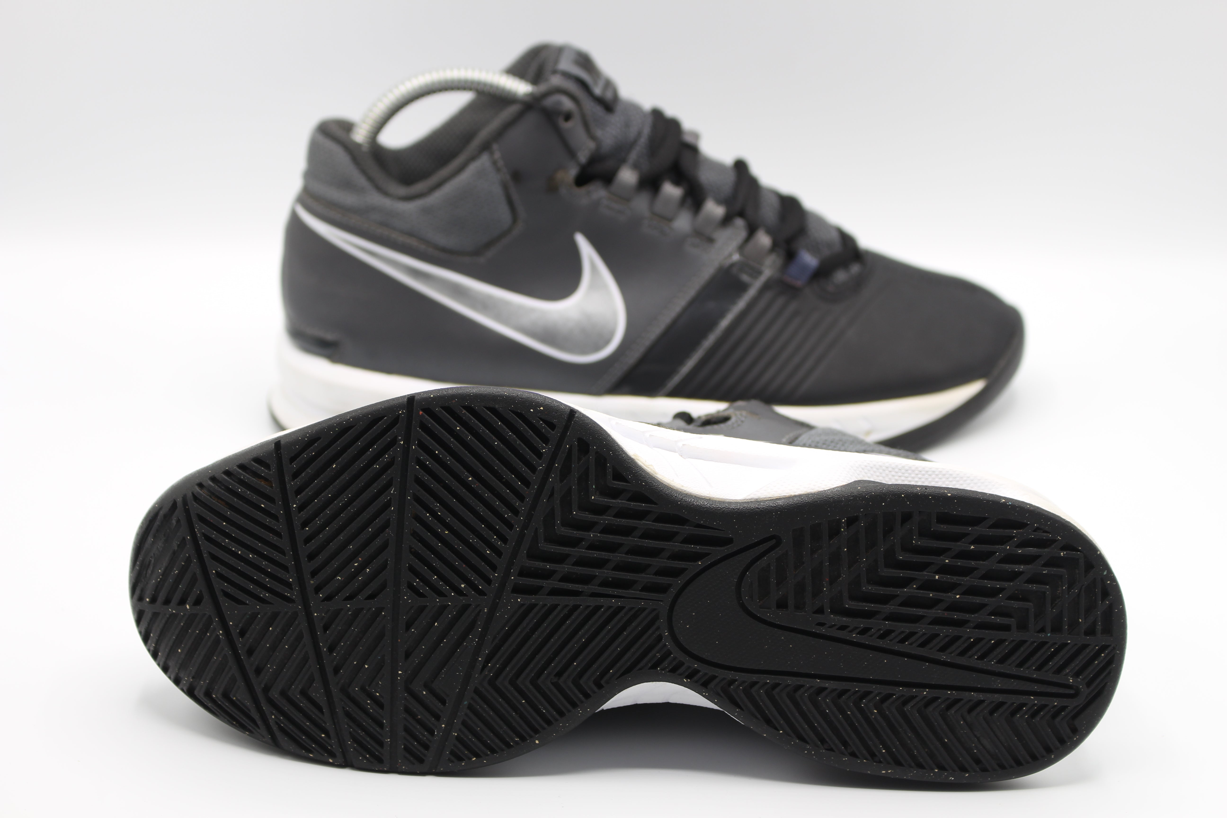 Nike Women's Air Visi Pro V   Shoes Black/Silver    EUR SIZE  39