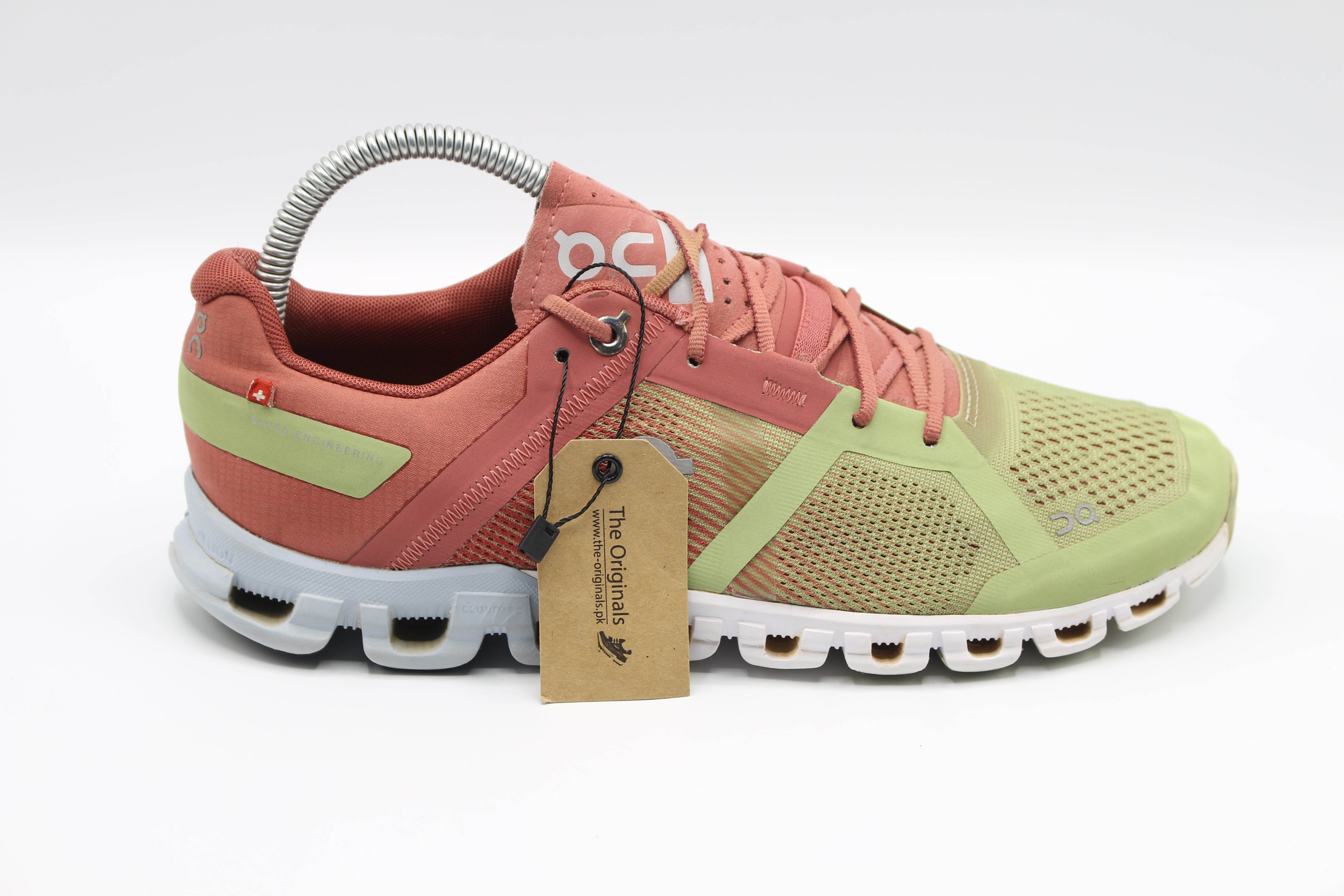 On Running Cloudflow Women's Running Shoe Guava    EUR SIZE  39