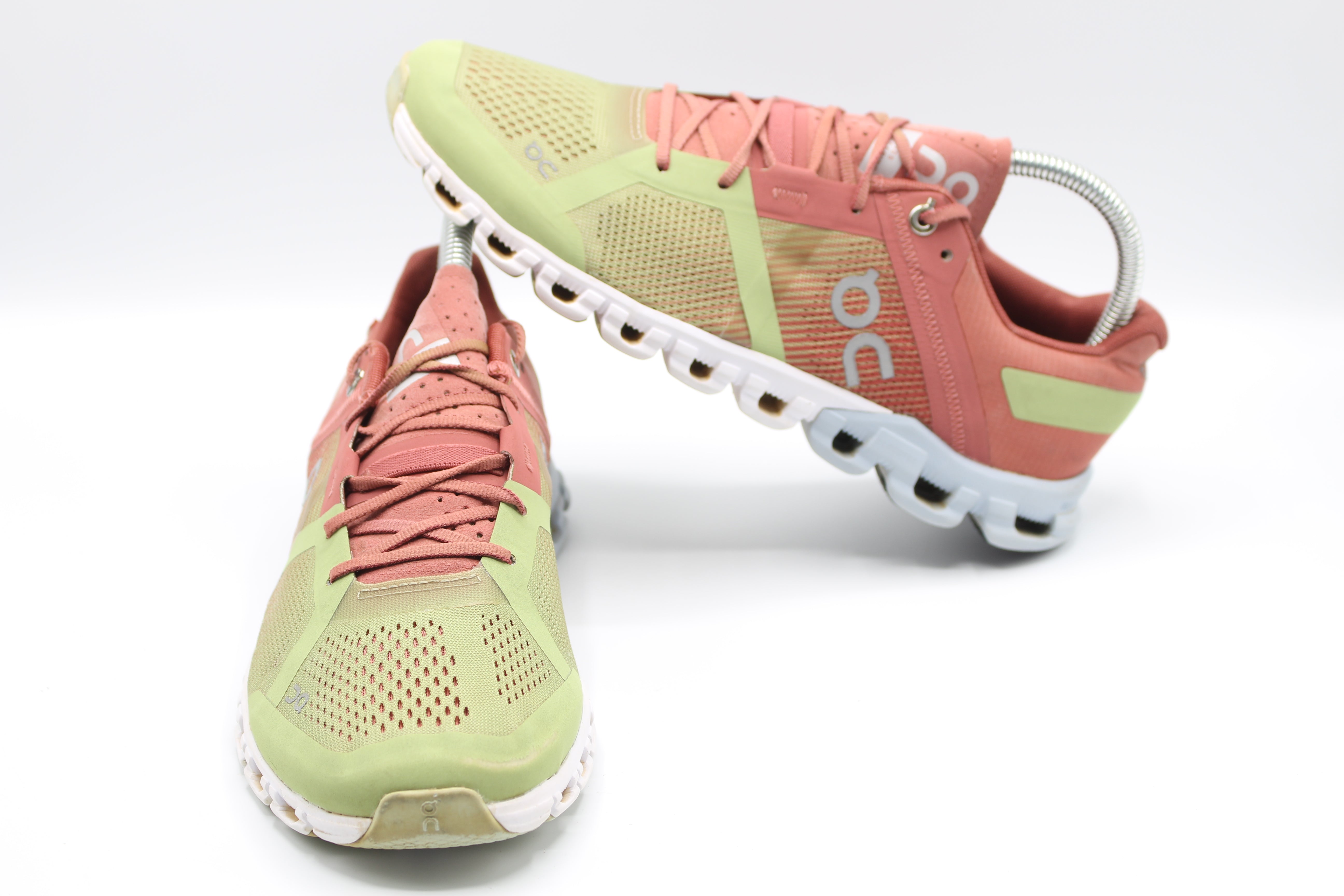 On Running Cloudflow Women's Running Shoe Guava    EUR SIZE  39