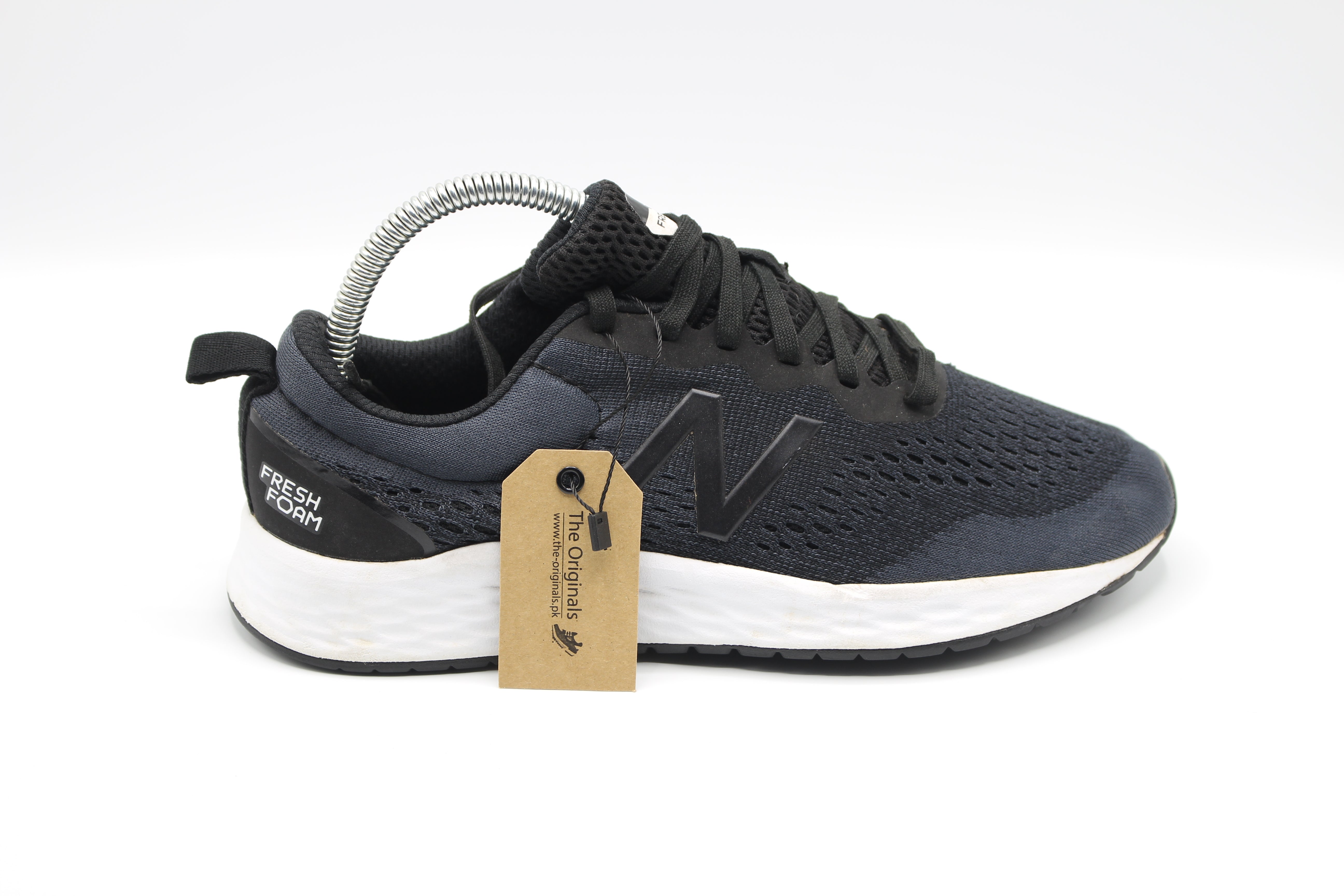 New Balance Men's Fresh Foam Arishi V3 Running Shoe         EUR SIZE 38
