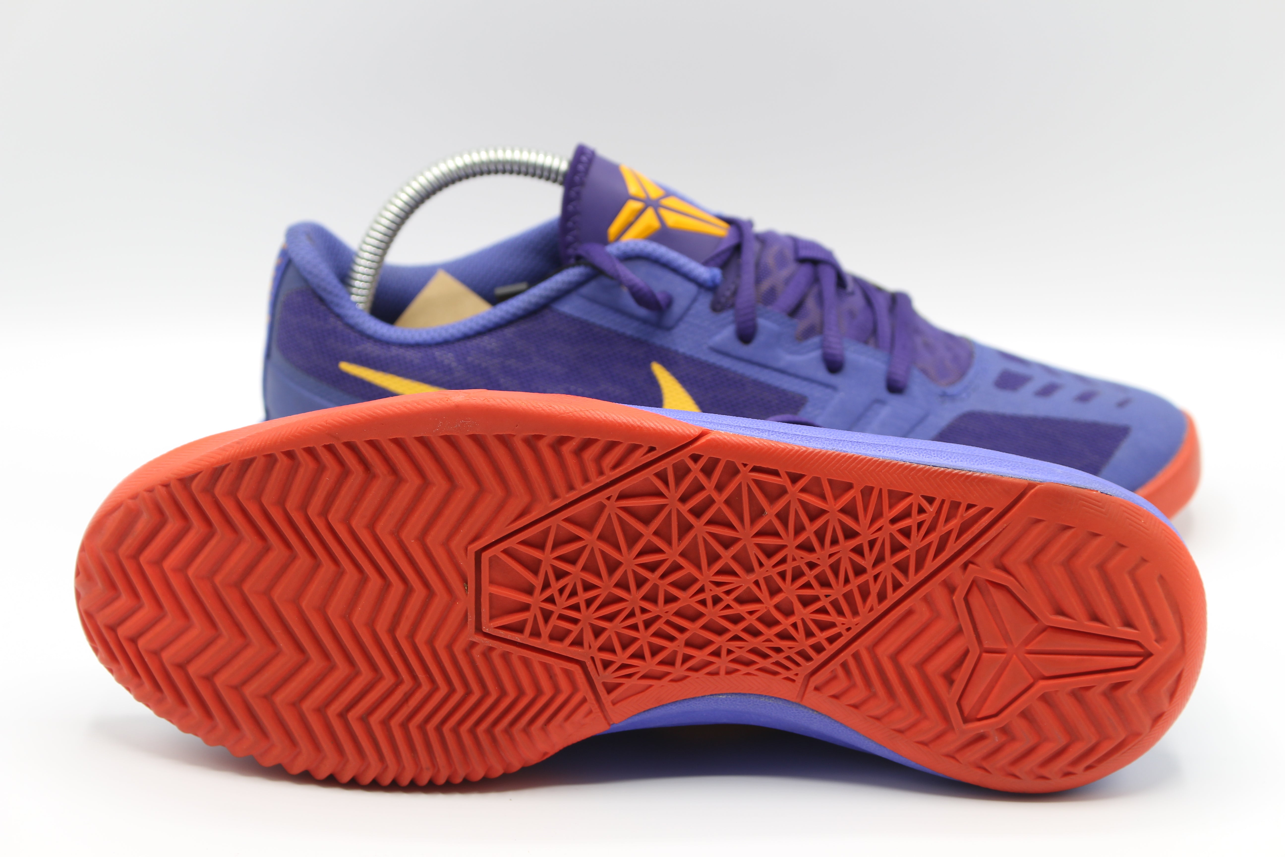 NIKE Kobe Bryant Mentality Purple GS         EUR SIZE 40