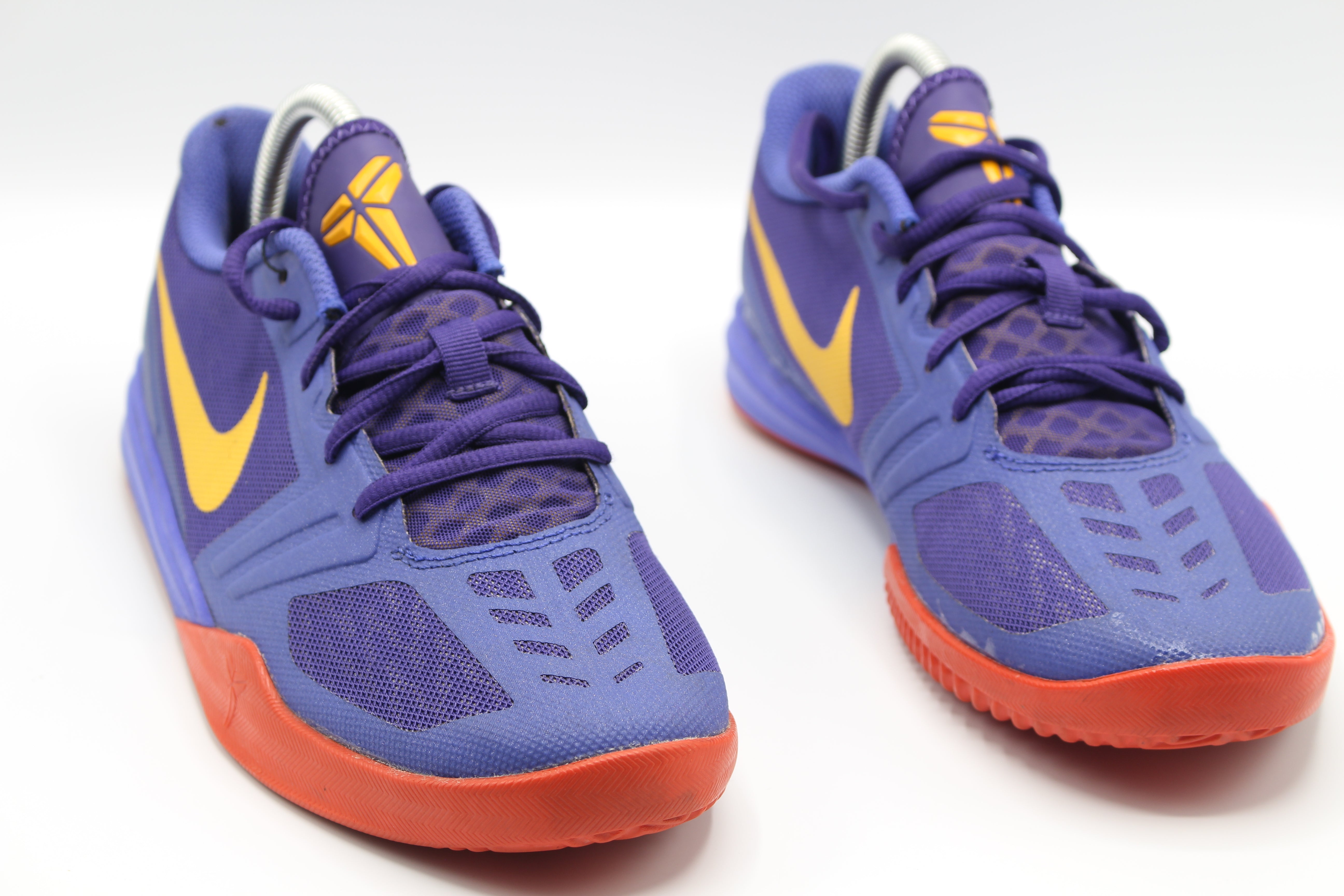 NIKE Kobe Bryant Mentality Purple GS         EUR SIZE 40