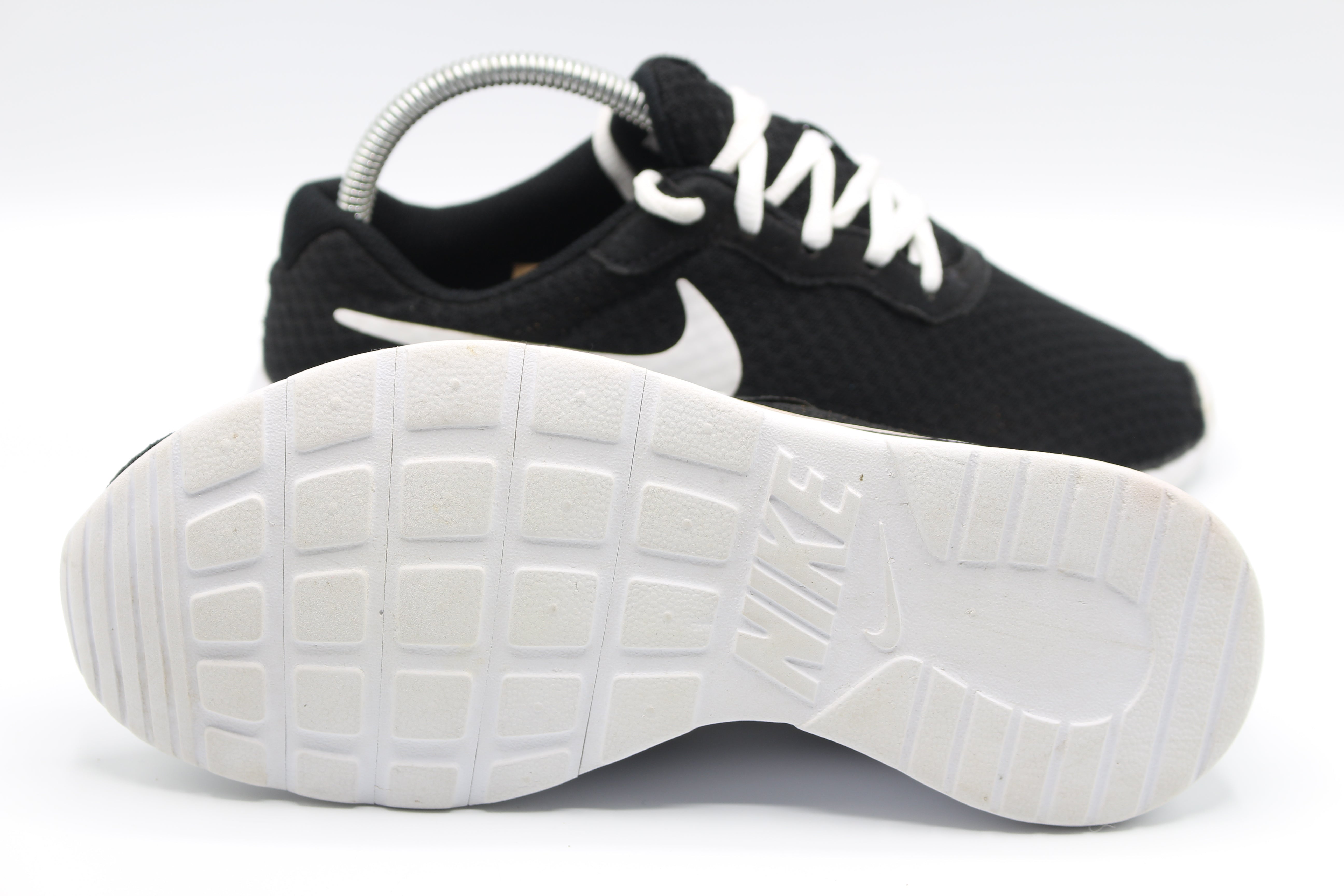 NIKE TANJUN            EUR SIZE 38