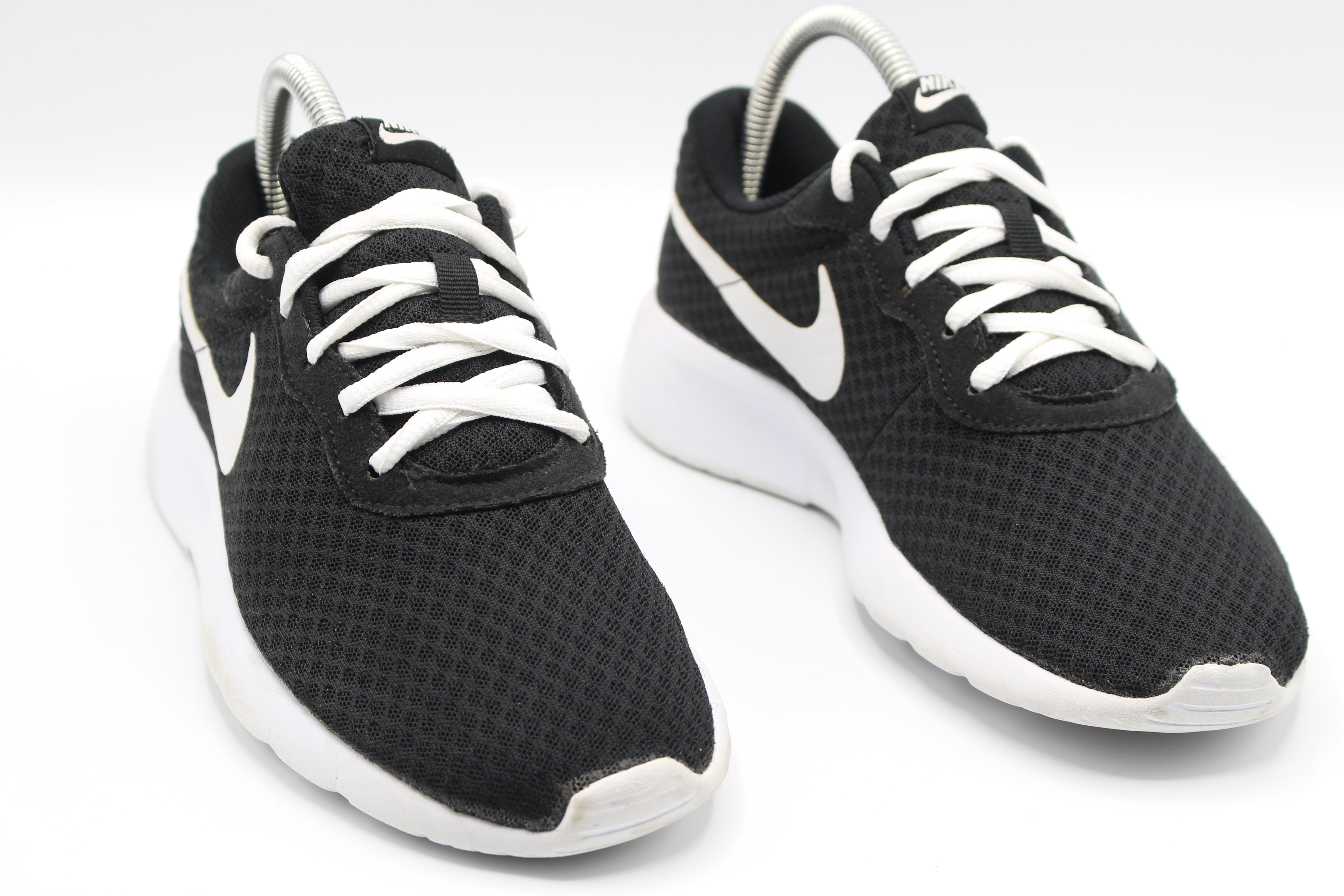 NIKE TANJUN            EUR SIZE 38