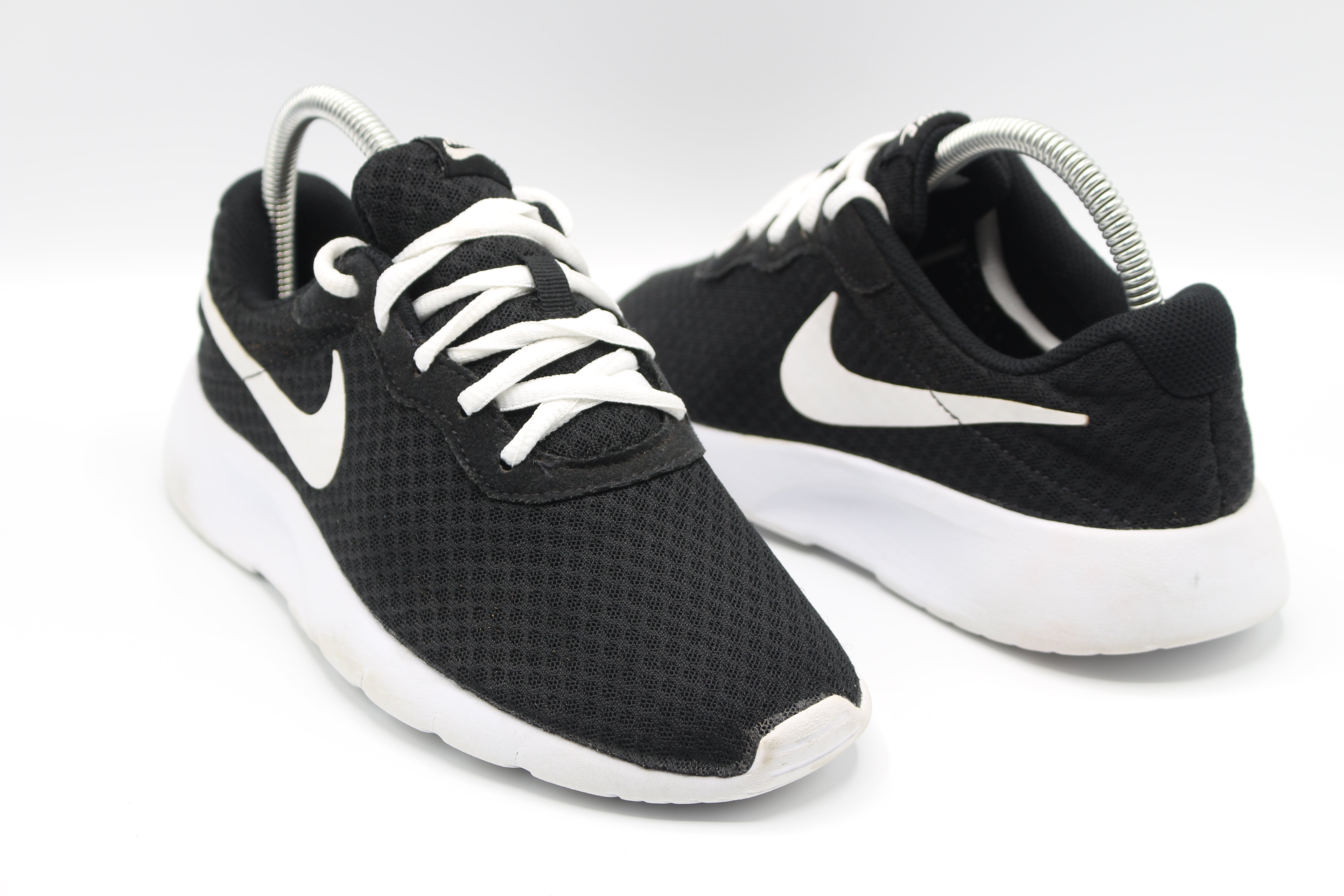 NIKE TANJUN            EUR SIZE 38