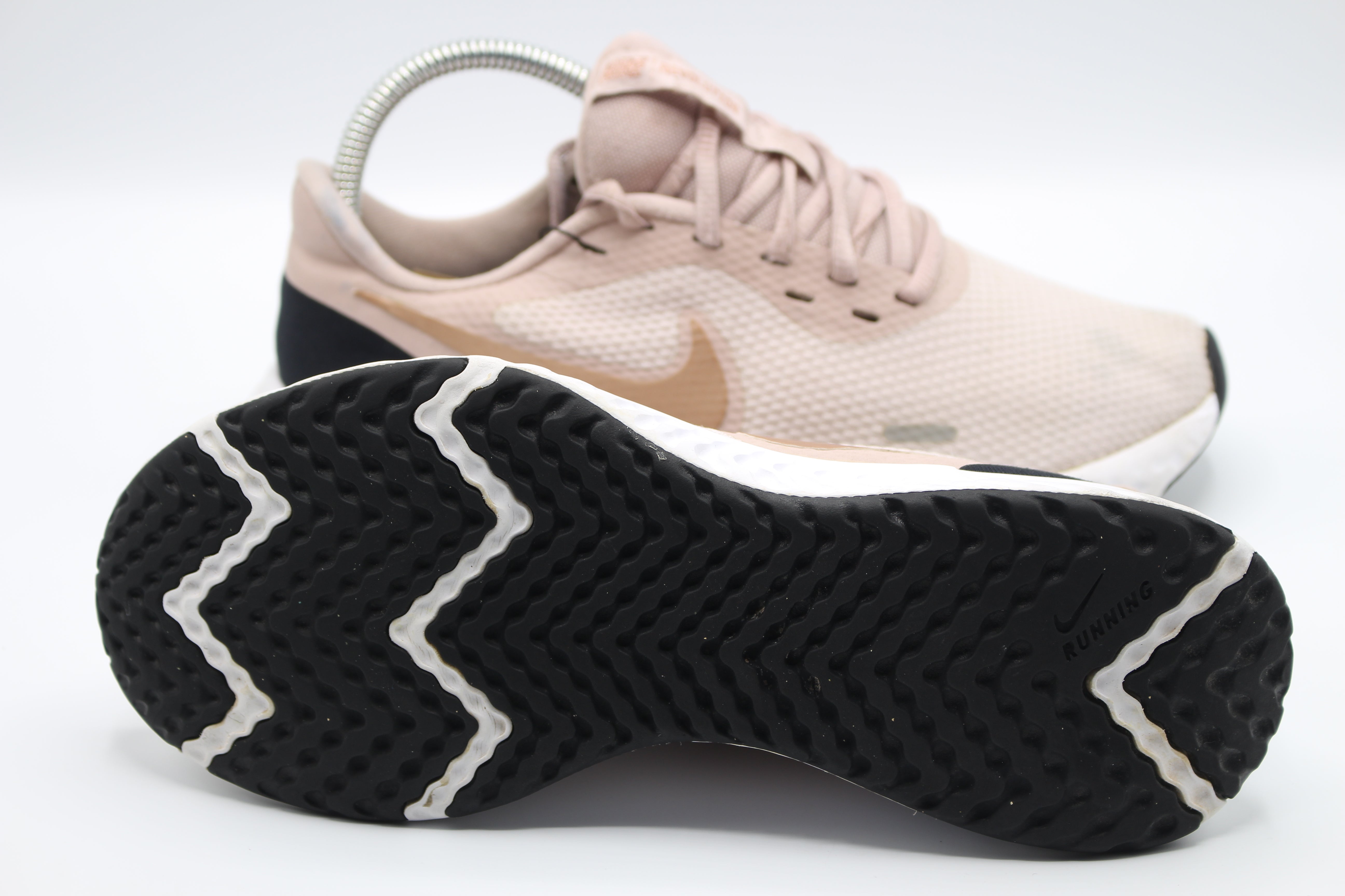 NIKE REVOLUTION 5      EUR SIZE 38