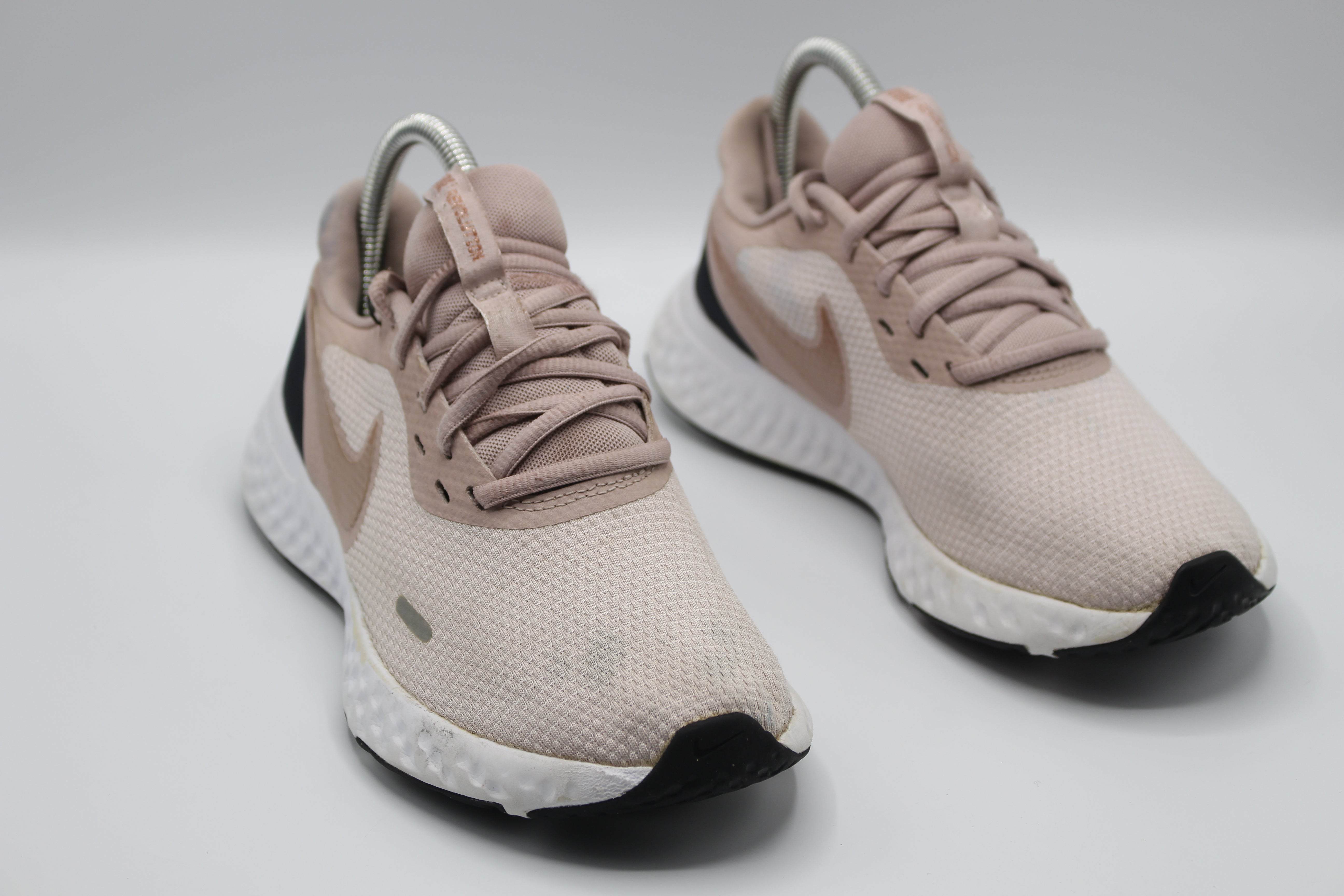 NIKE REVOLUTION 5      EUR SIZE 38