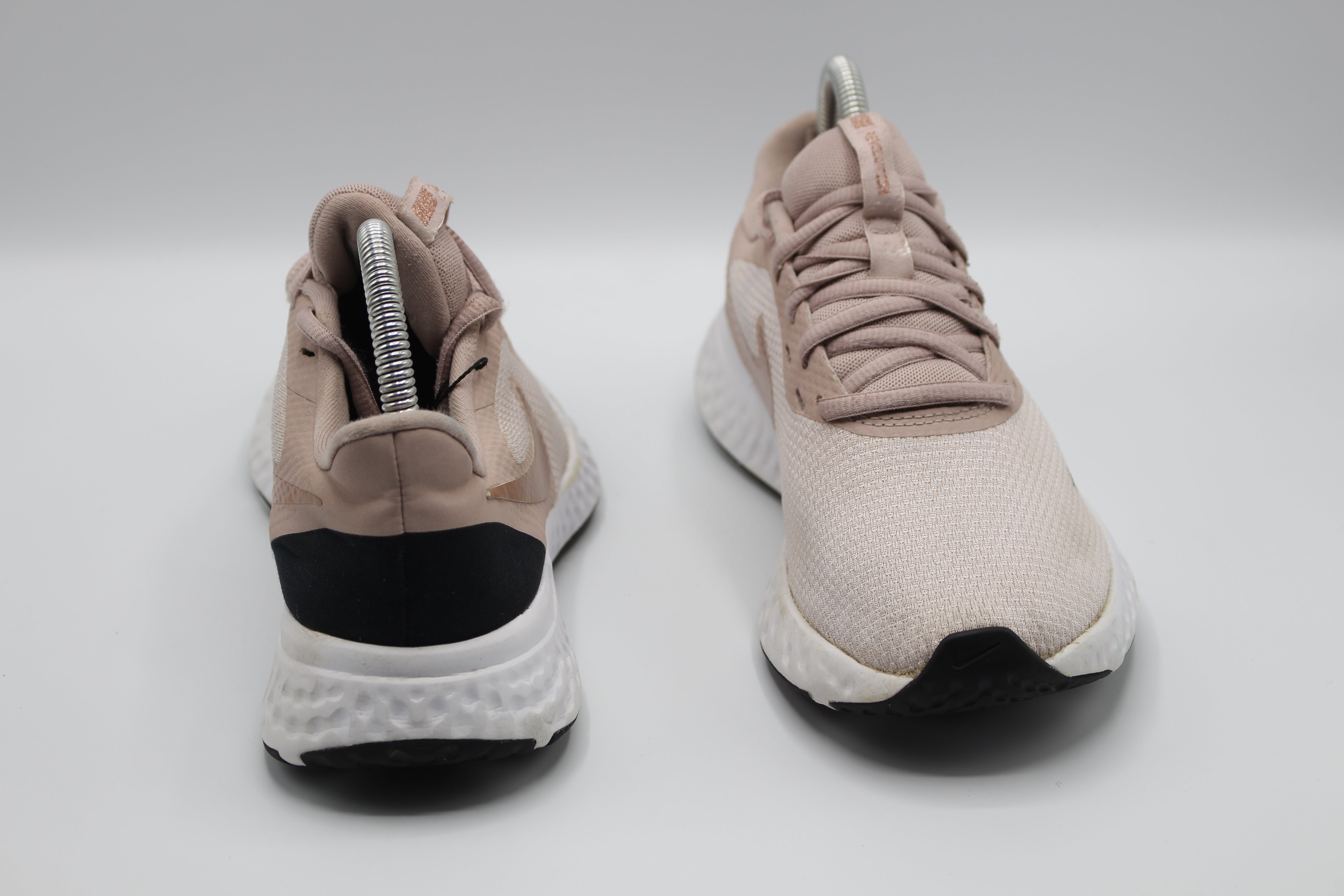 NIKE REVOLUTION 5      EUR SIZE 38