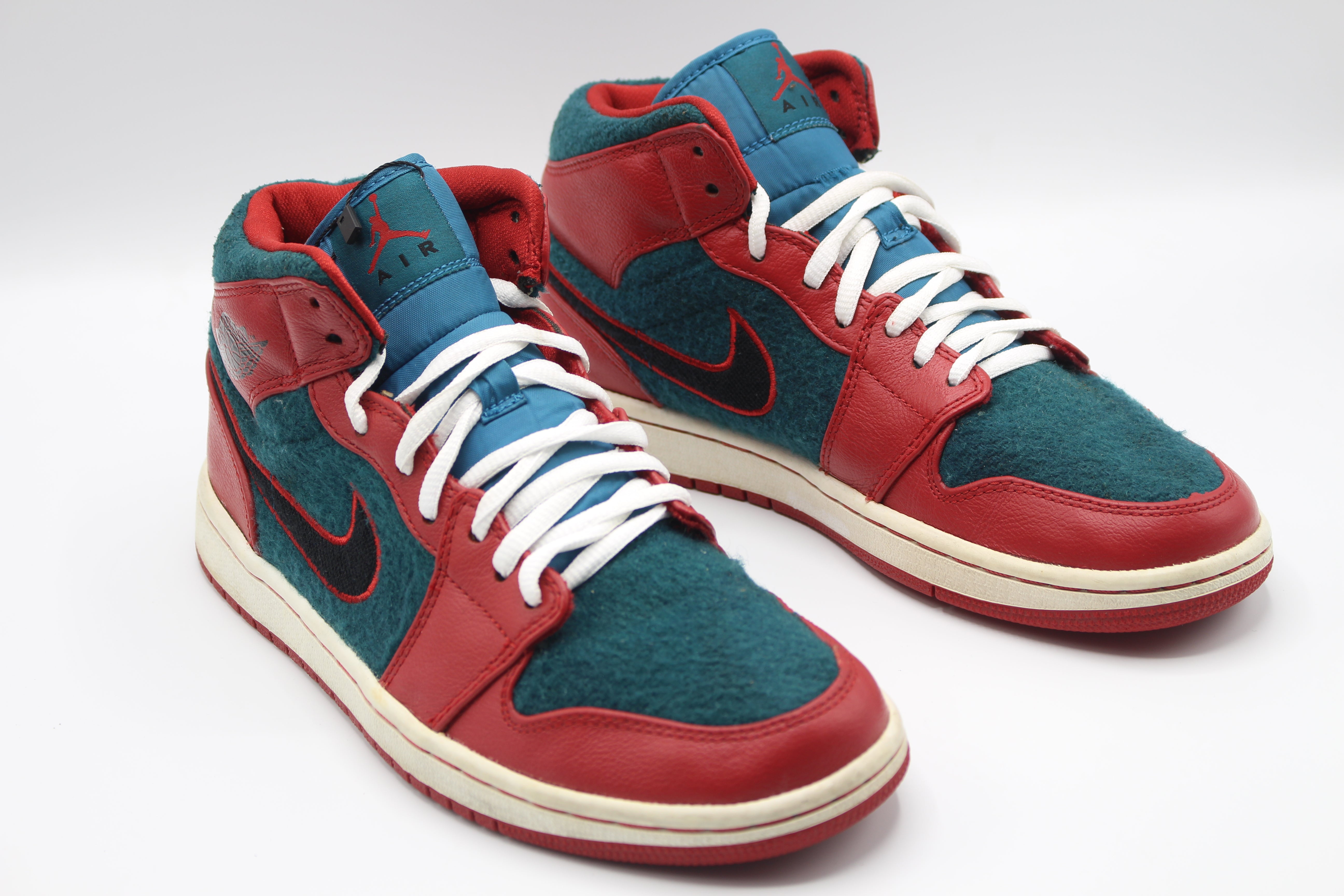 Jordan 1 Mid Gym Red     EUR SIZE 41