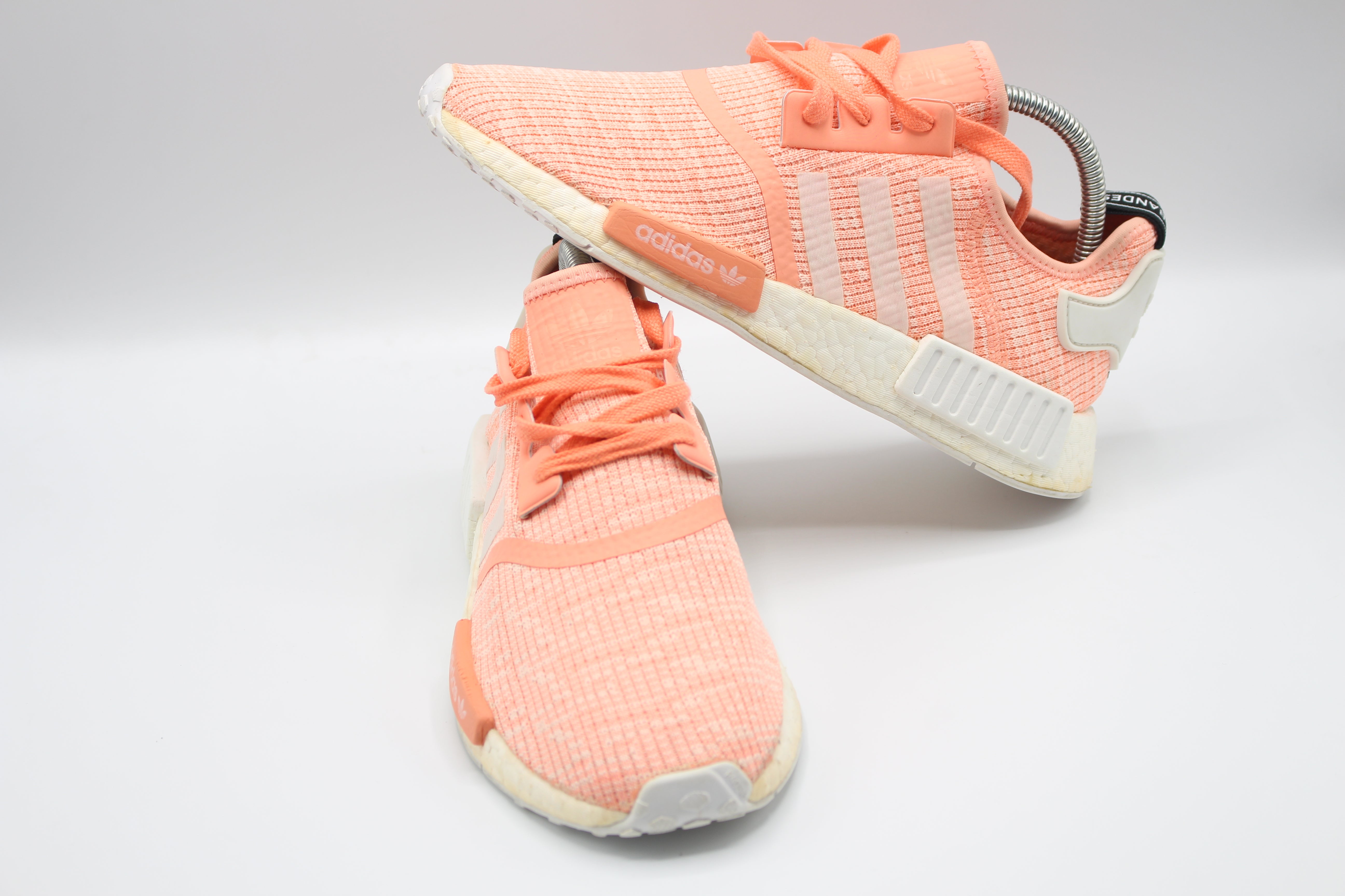 Adidas WOMEN NMD R1 Sun Glow Orange Apricot     EUR SIZE 40