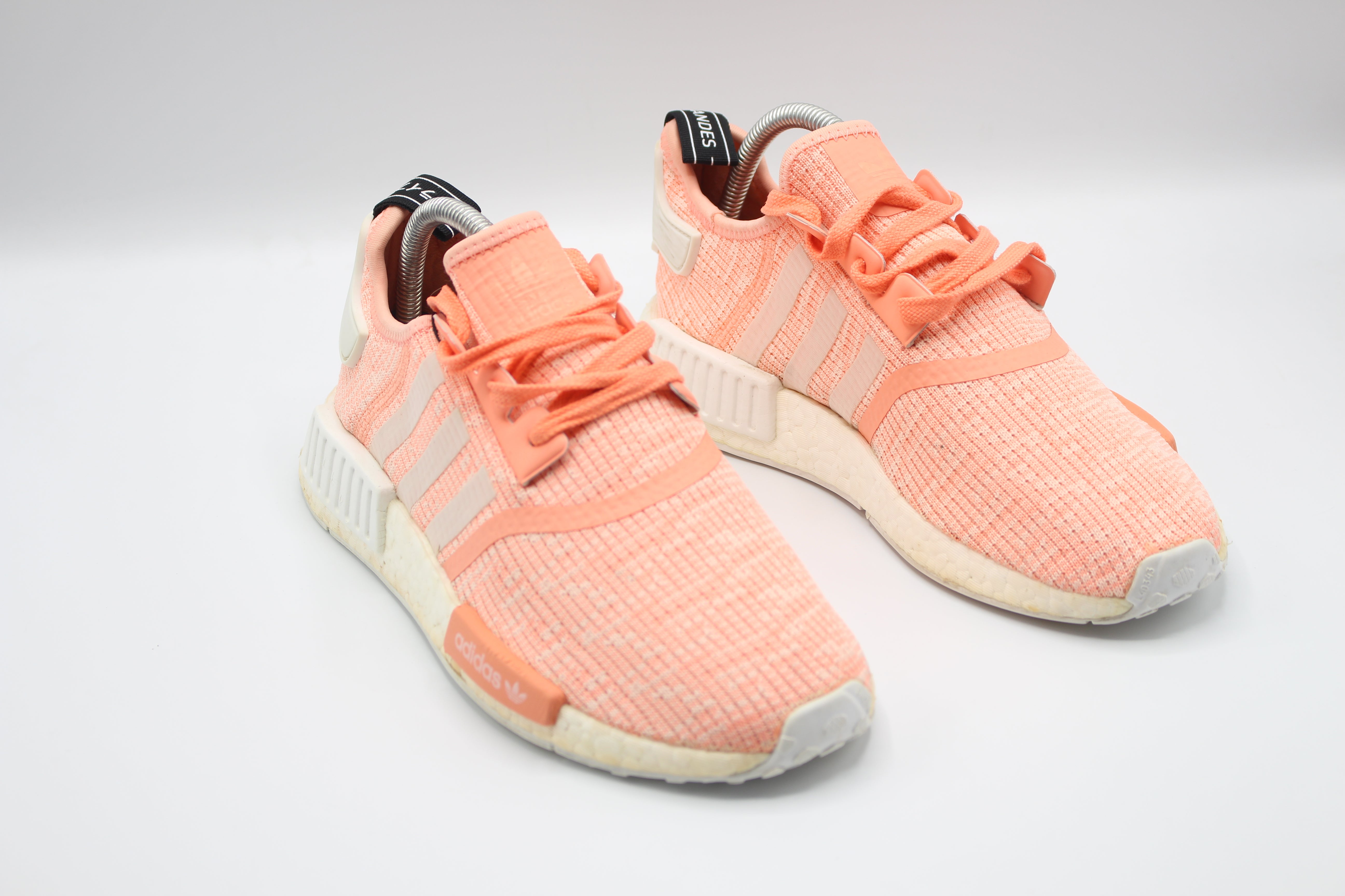 Adidas WOMEN NMD R1 Sun Glow Orange Apricot     EUR SIZE 40