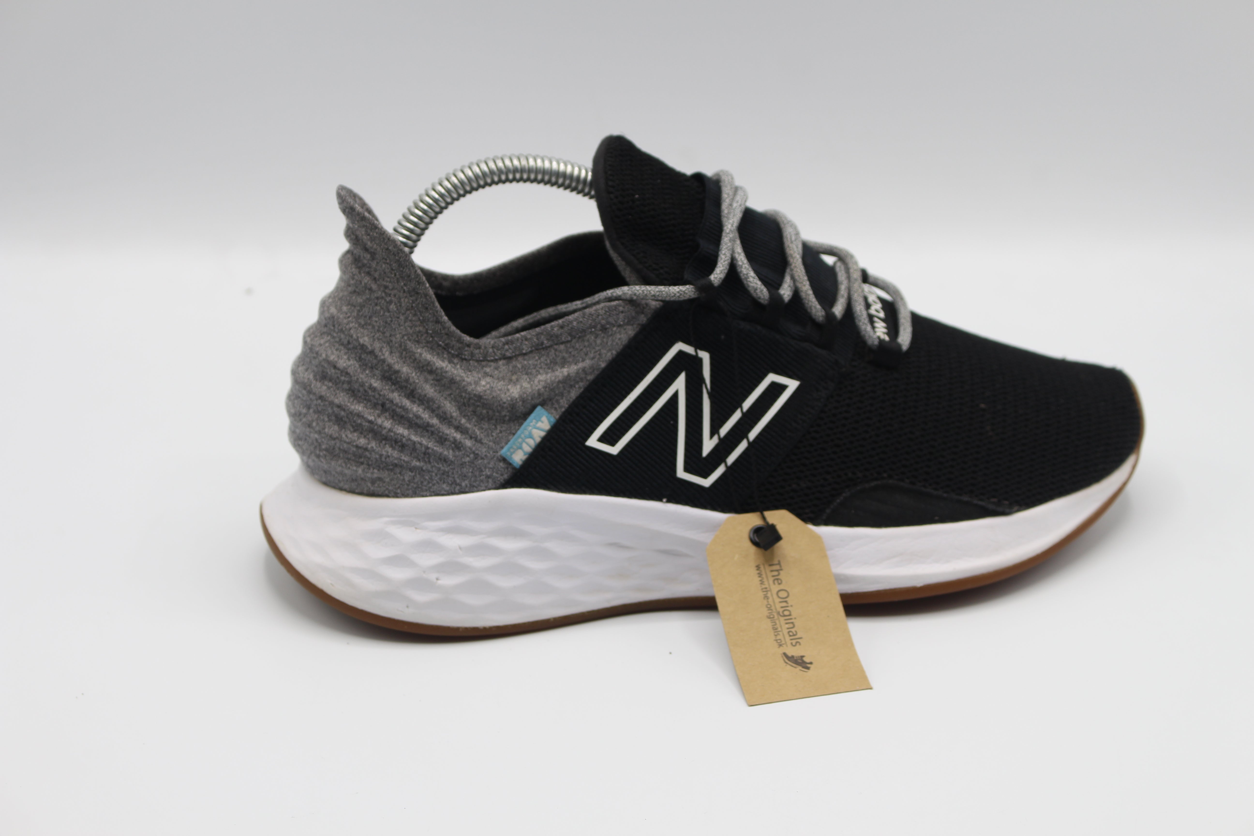 NEW BALANCE Men's 'MROAVTK' Black/Light Aluminum Athletic Shoes     EUR SIZE 39