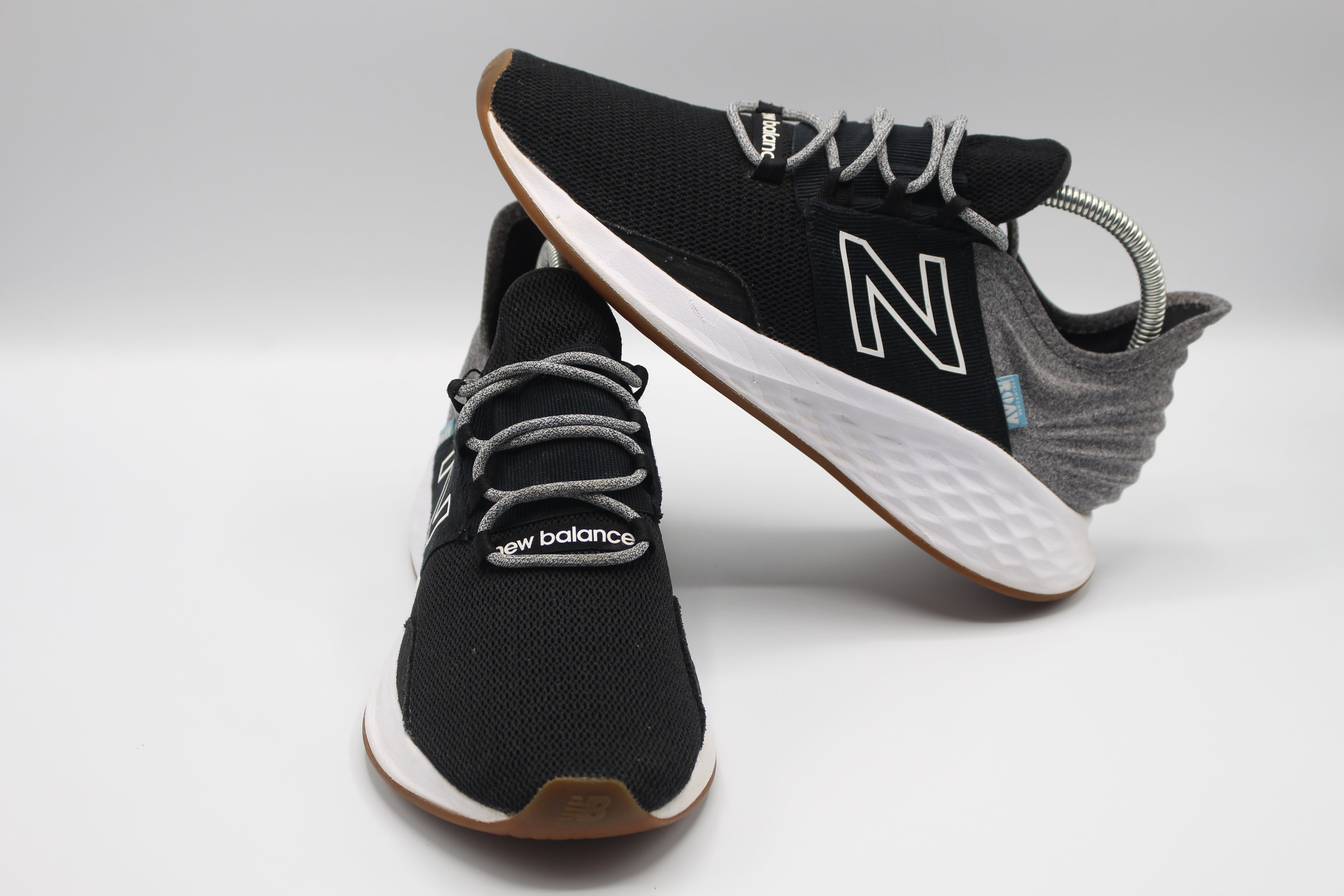 NEW BALANCE Men's 'MROAVTK' Black/Light Aluminum Athletic Shoes     EUR SIZE 39