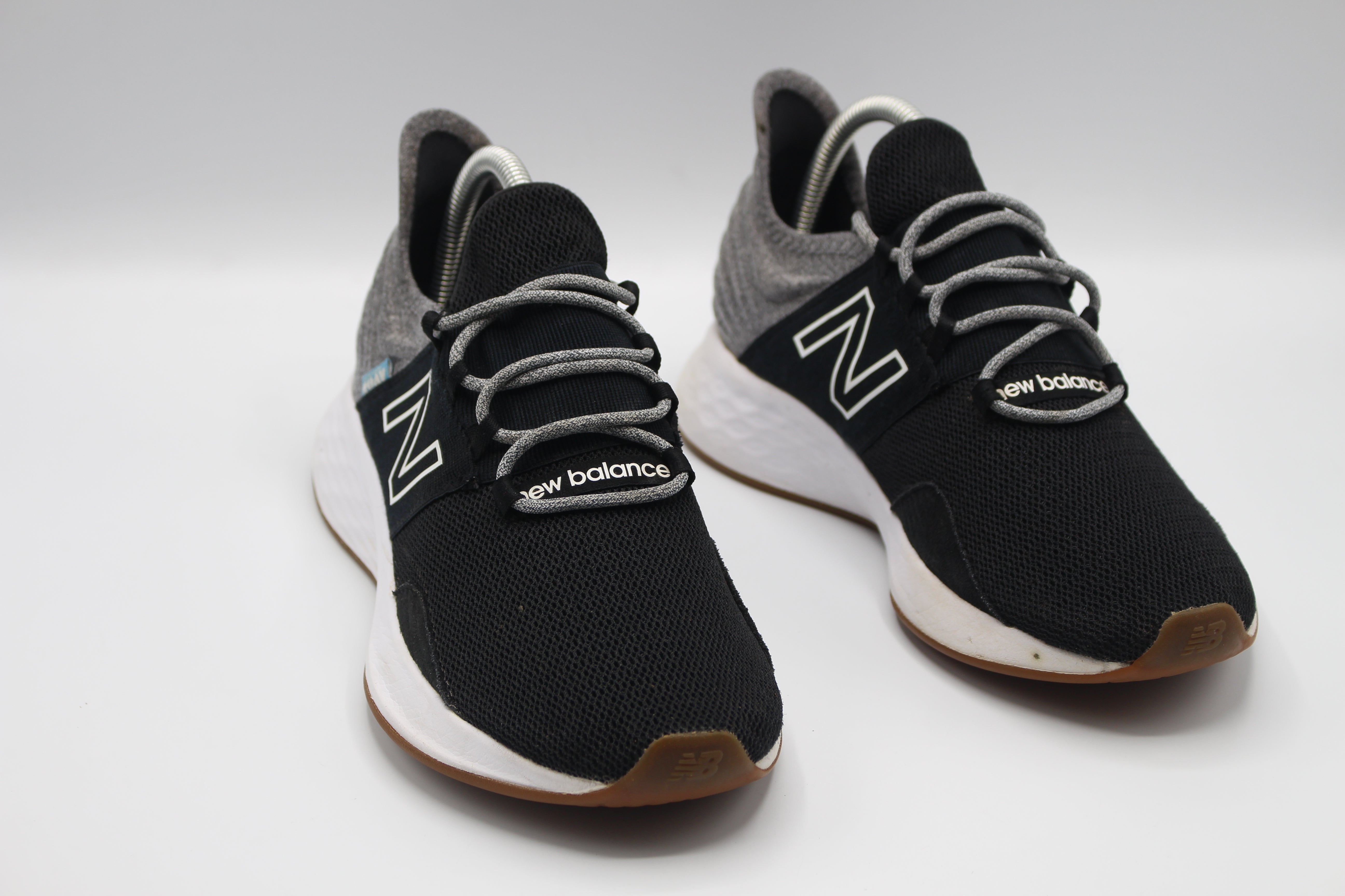 NEW BALANCE Men's 'MROAVTK' Black/Light Aluminum Athletic Shoes     EUR SIZE 39