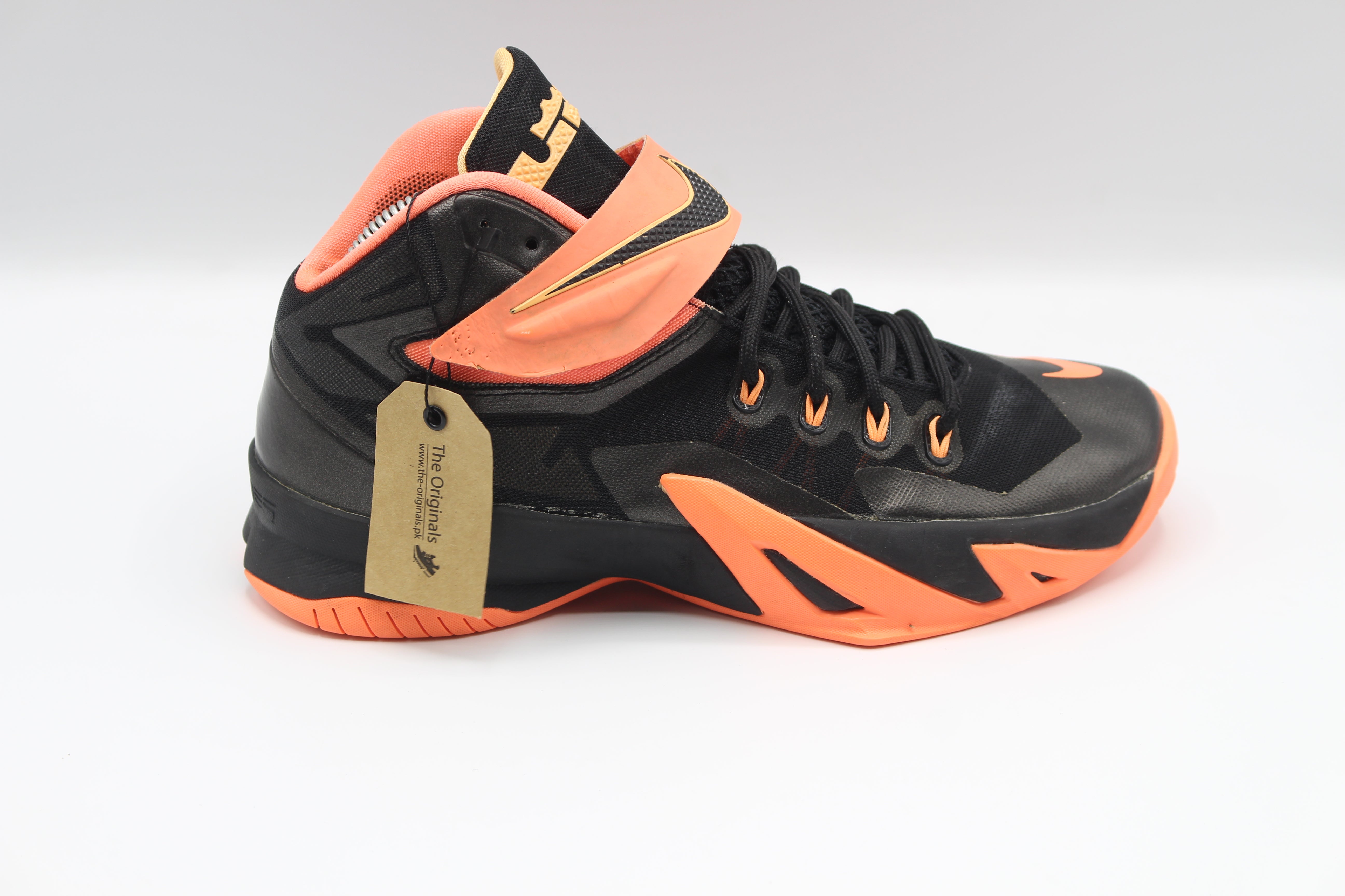 Nike Zoom Soldier VIII 8 Men Basketball Sneakers         EUR SIZE 41