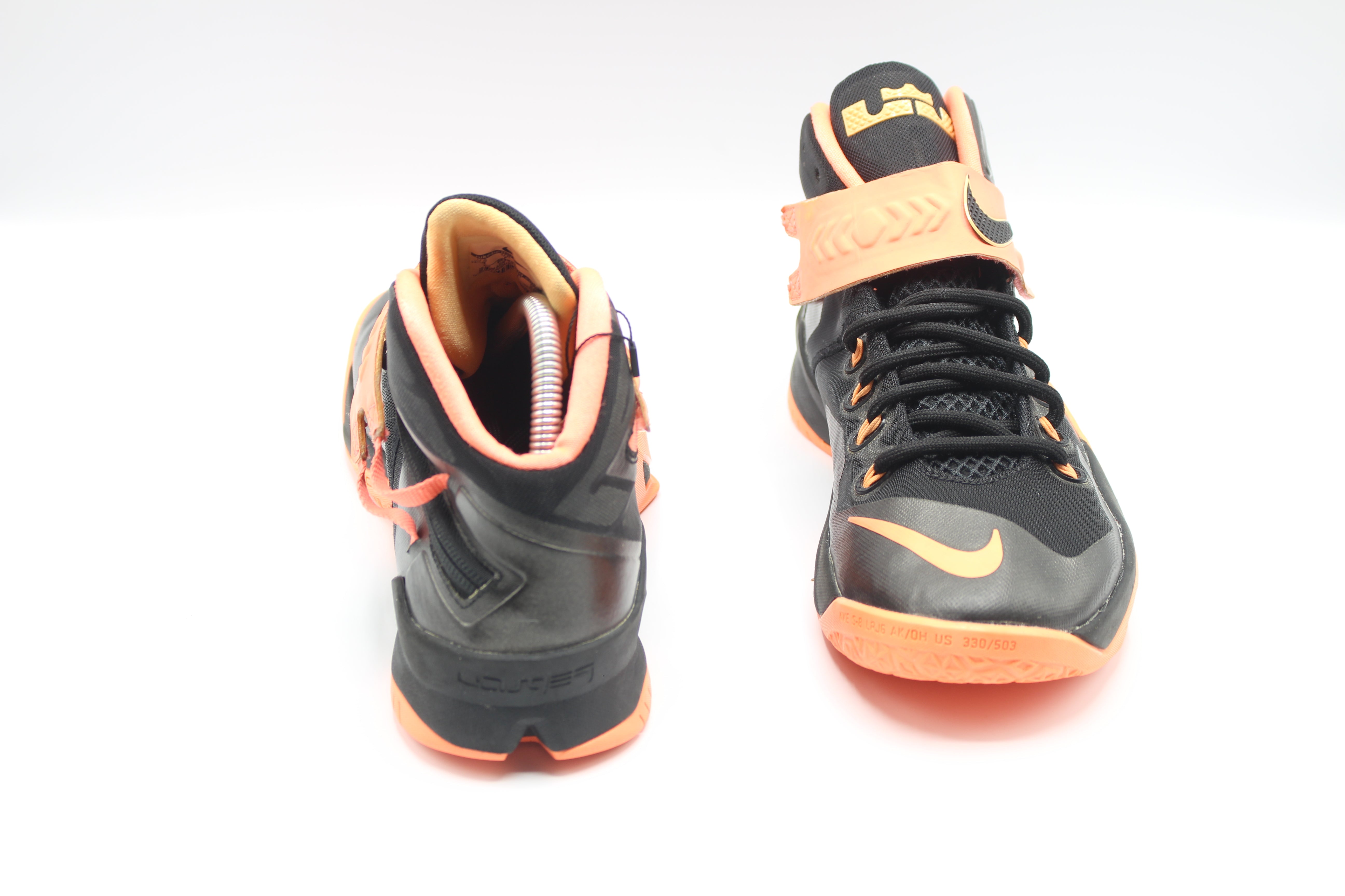 Nike Zoom Soldier VIII 8 Men Basketball Sneakers         EUR SIZE 41