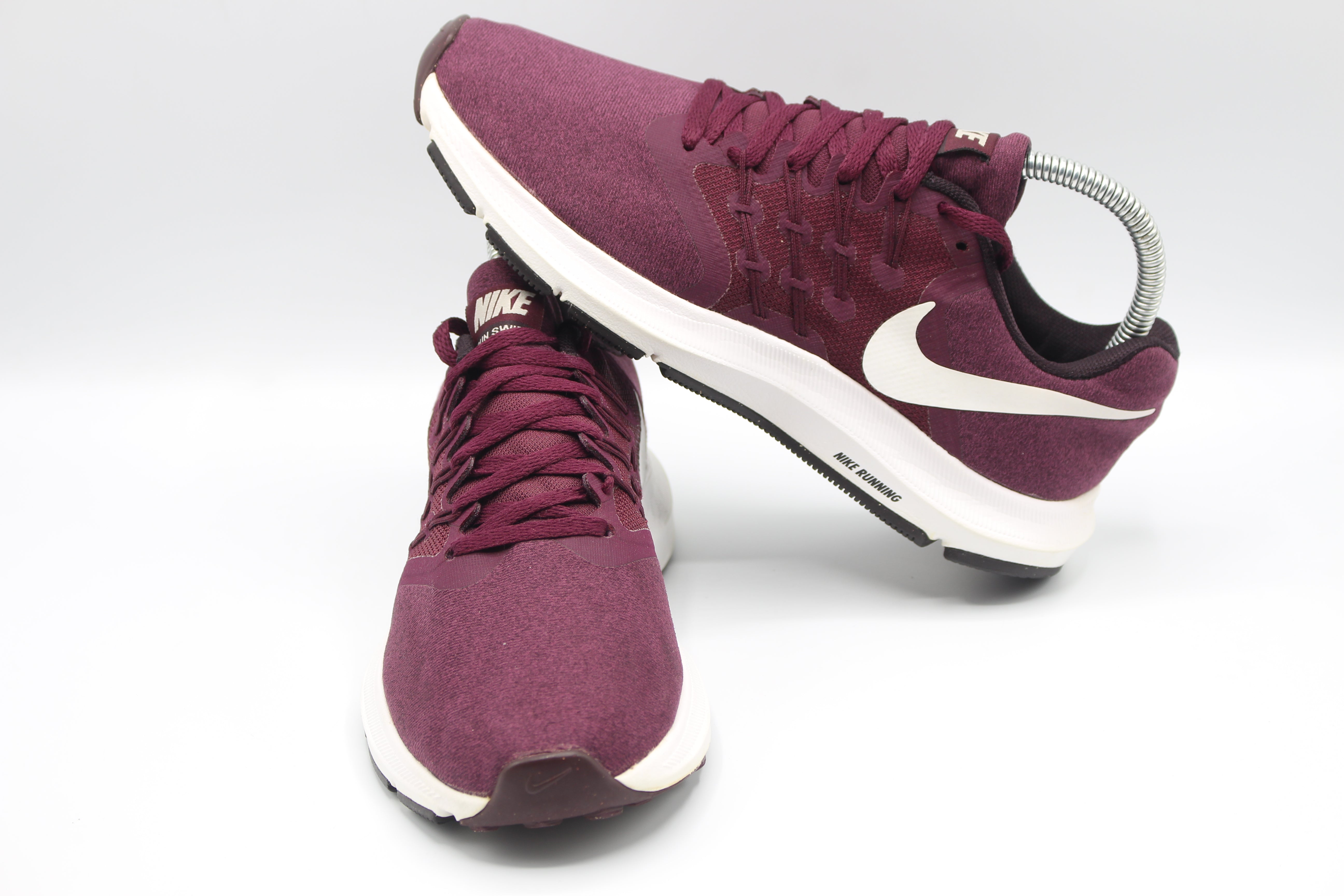 Nike Run Swift Athletic Running Shoes Purple White  Womens           EUR SIZE 37.5