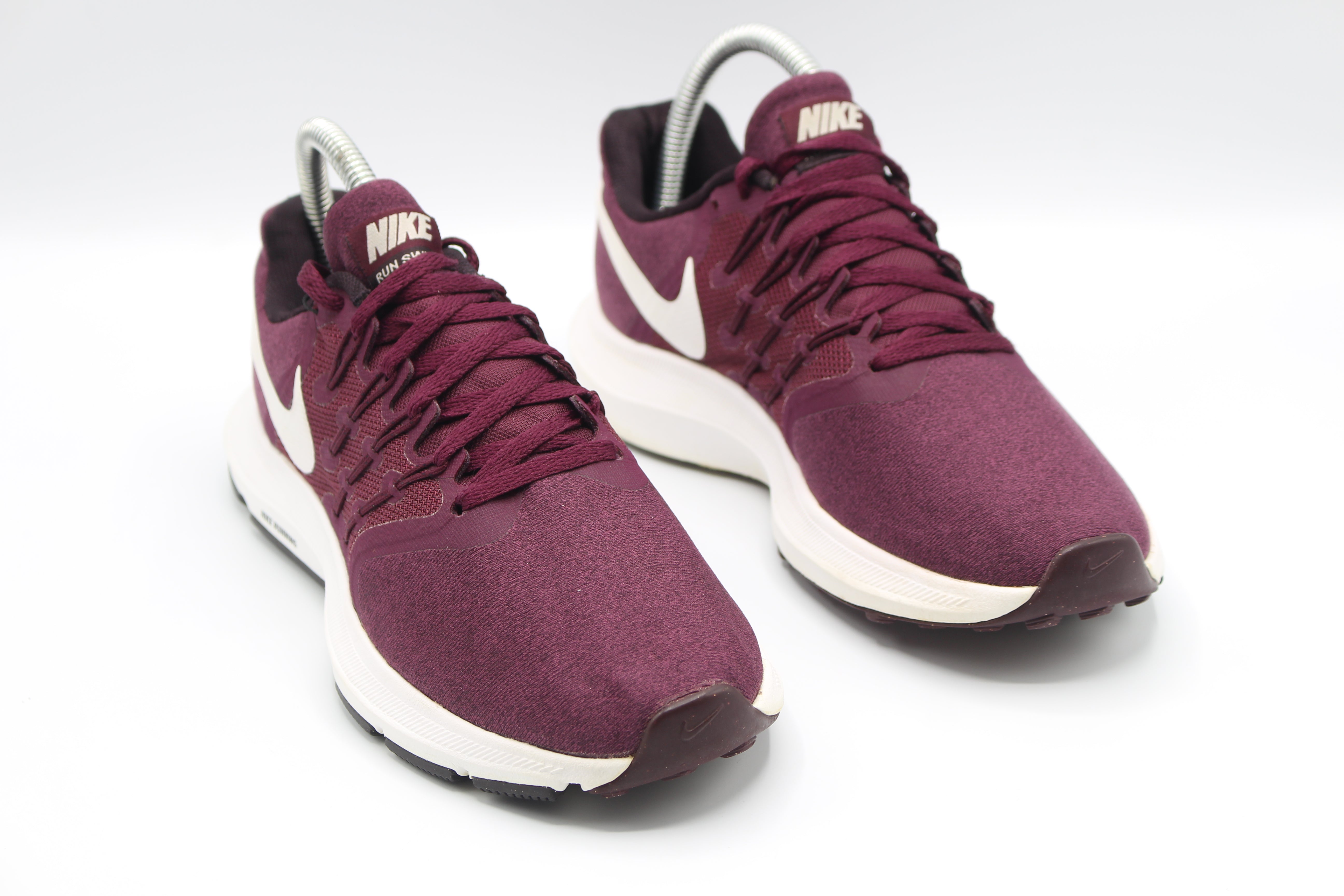 Nike Run Swift Athletic Running Shoes Purple White  Womens           EUR SIZE 37.5