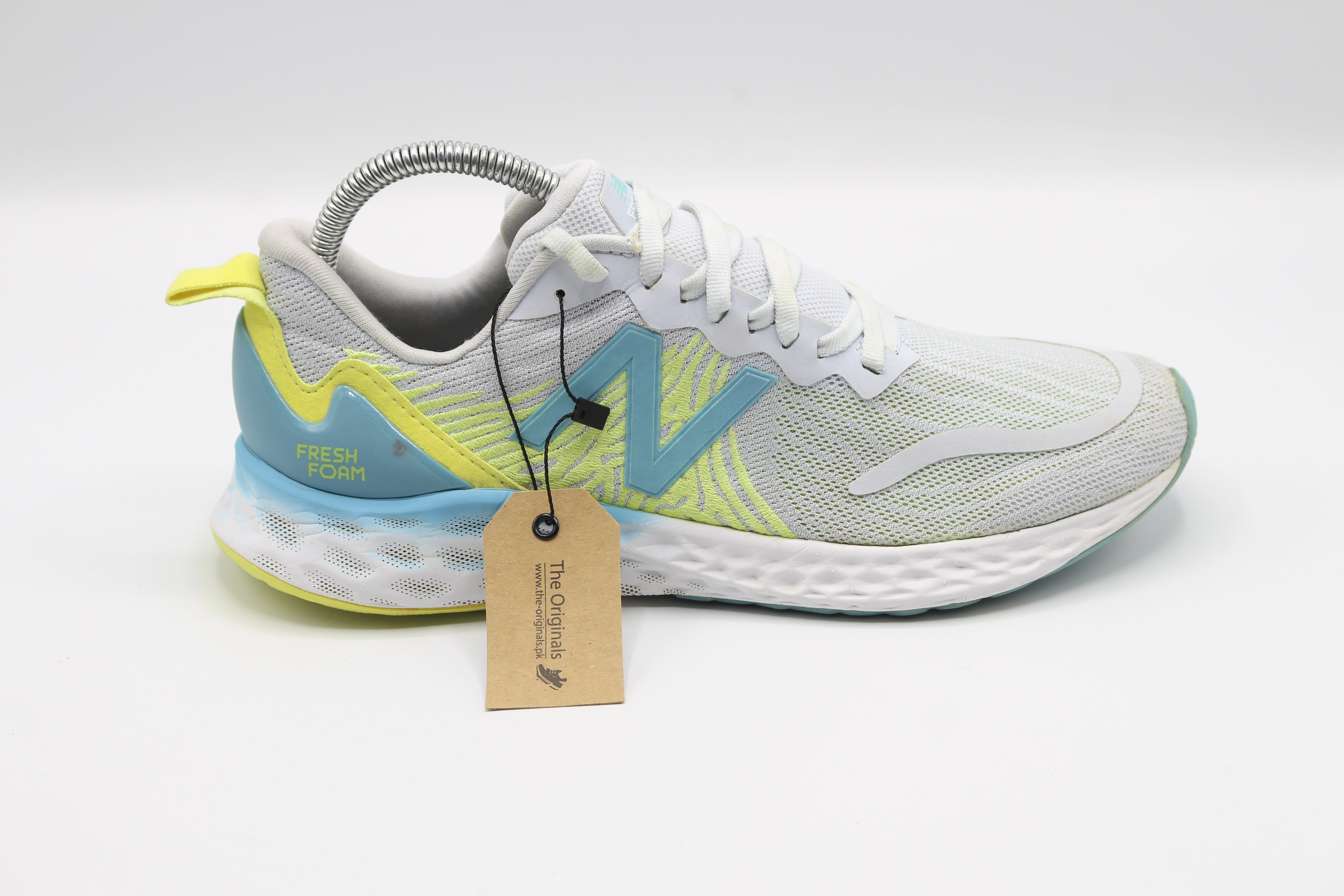 New Balance Women's Fresh Foam Tempo V1 Running Shoe         EUR SIZE 40