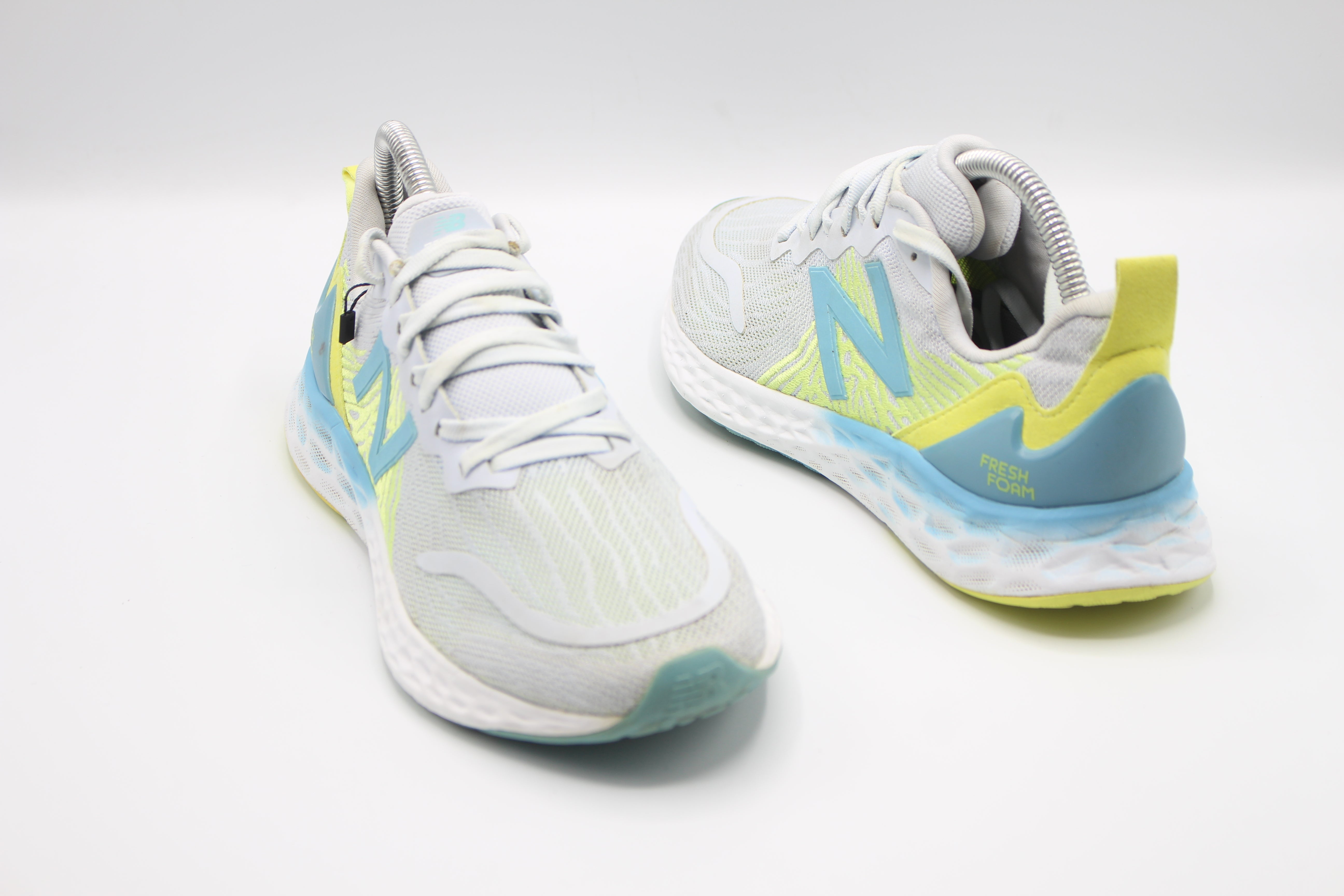 New Balance Women's Fresh Foam Tempo V1 Running Shoe         EUR SIZE 40