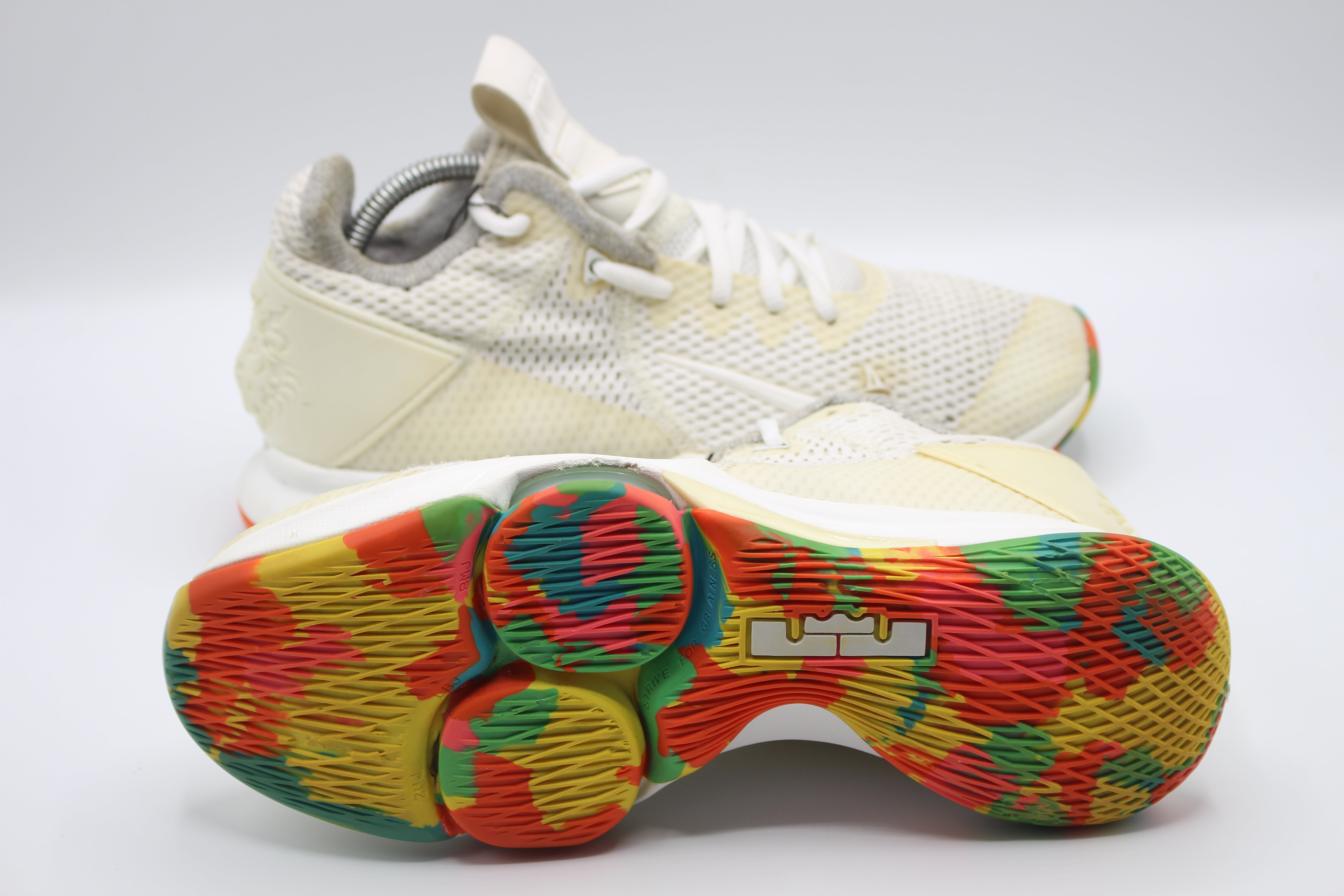 Nike LeBron Witness 4 White Multi Camo             EUR SIZE 41