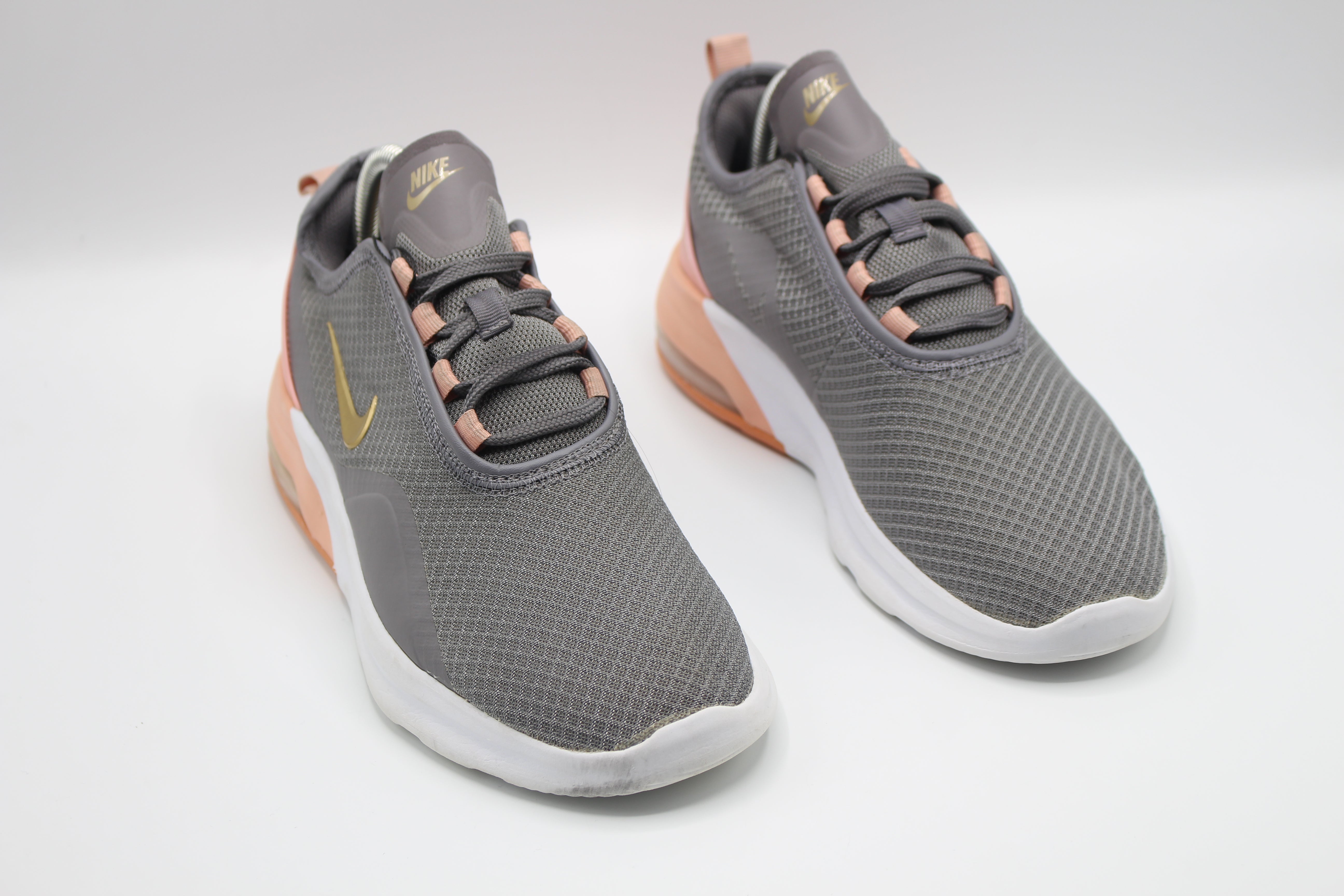 Nike Air Max Motion 2 Cool Grey Pink Rose WITHE            EUR SIZE  39