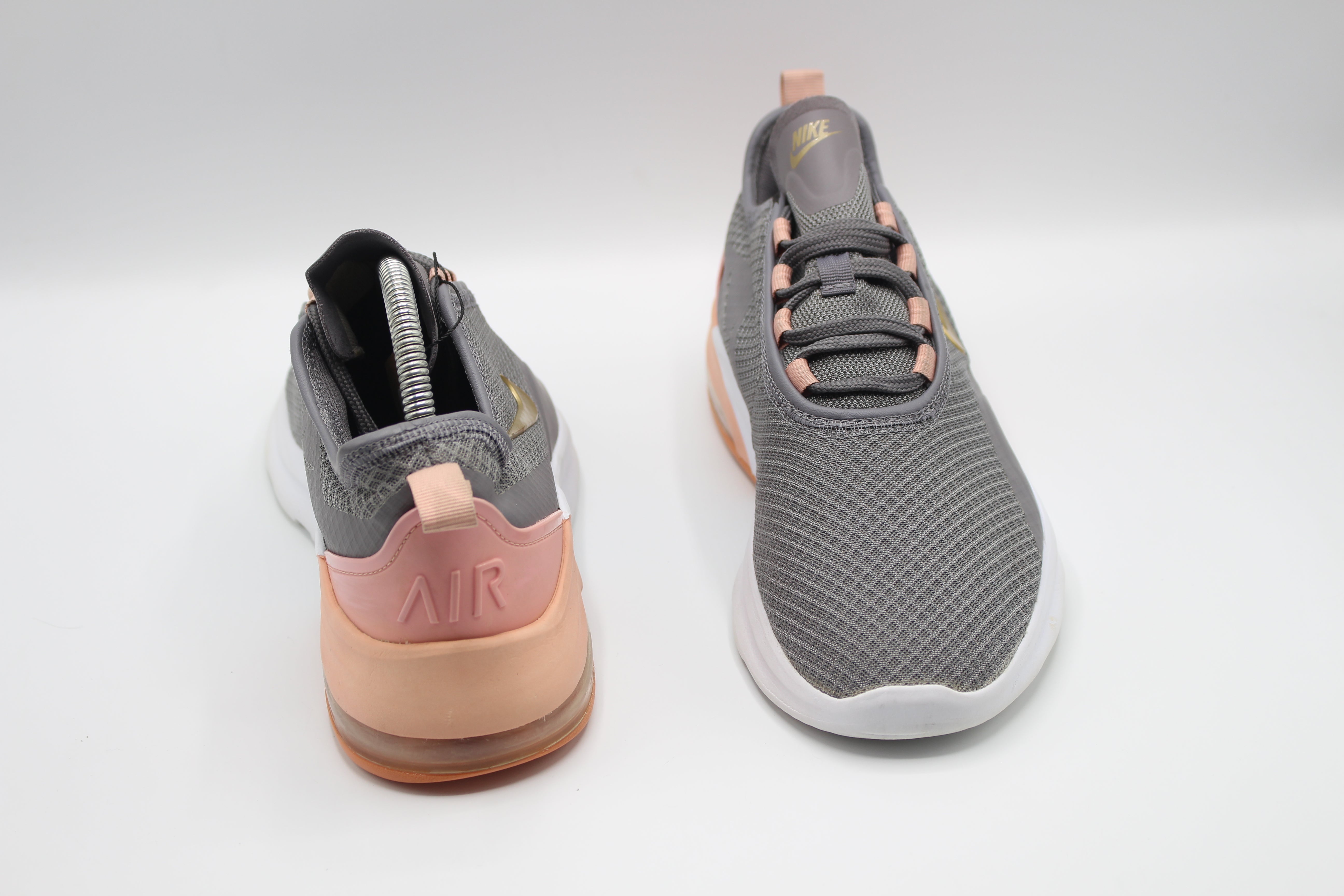 Nike Air Max Motion 2 Cool Grey Pink Rose WITHE            EUR SIZE  39