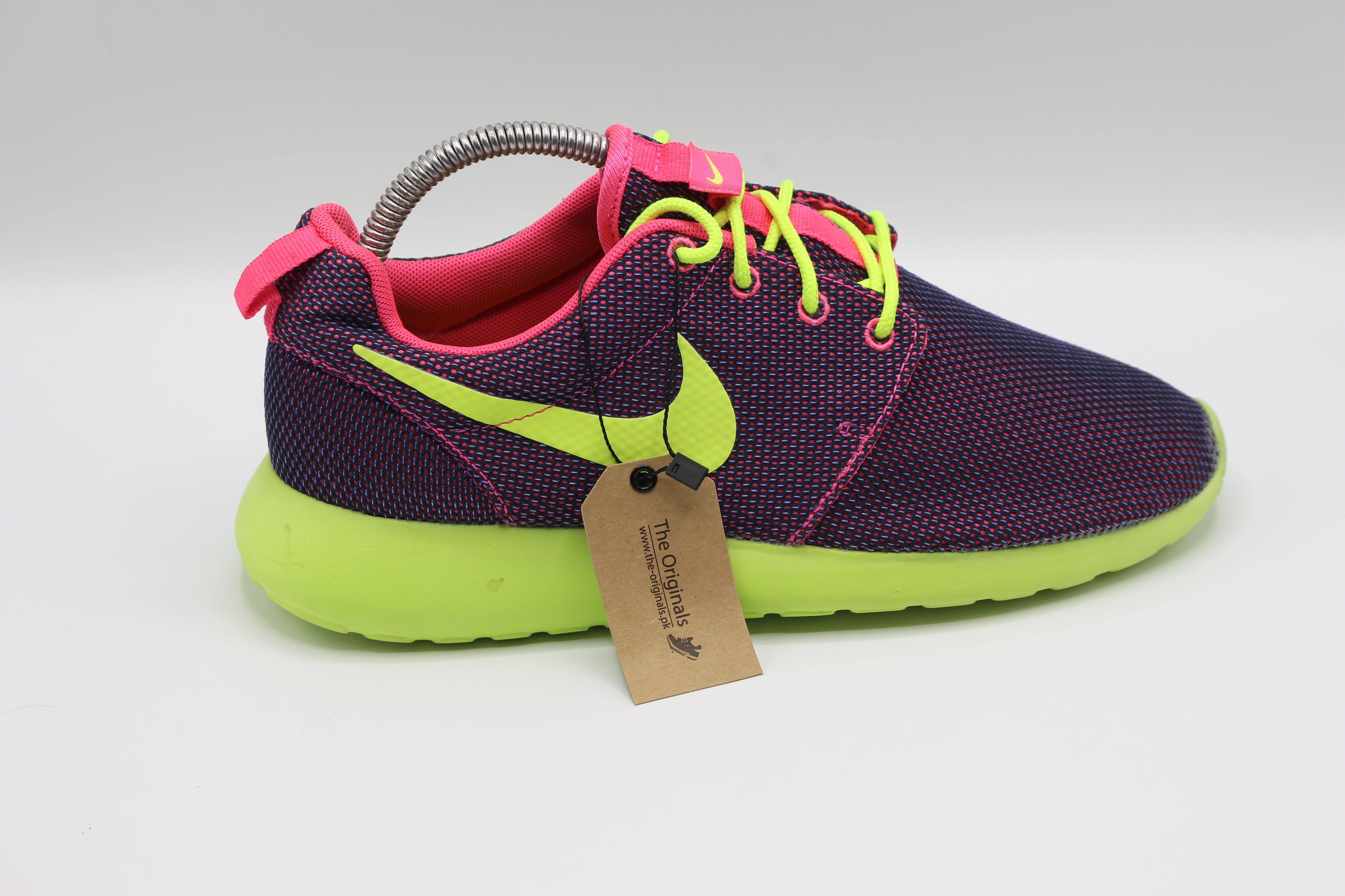 Nike Roshe Run Hyper Pink Volt               EUR SIZE  40