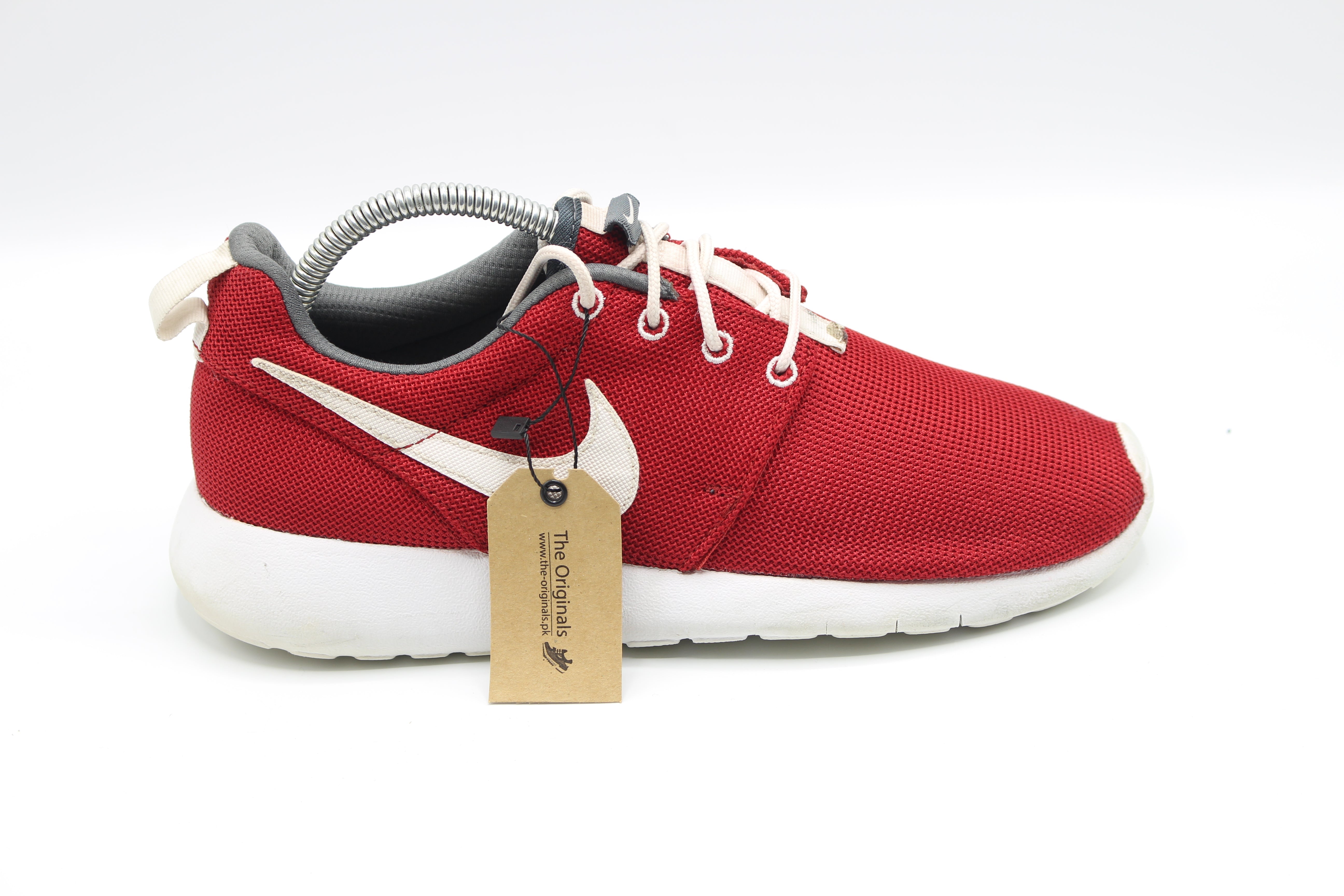 Nike Youth Roshe One (Gym Red/White/Dark Grey)(7 M US Big Kid)               EUR SIZE 39