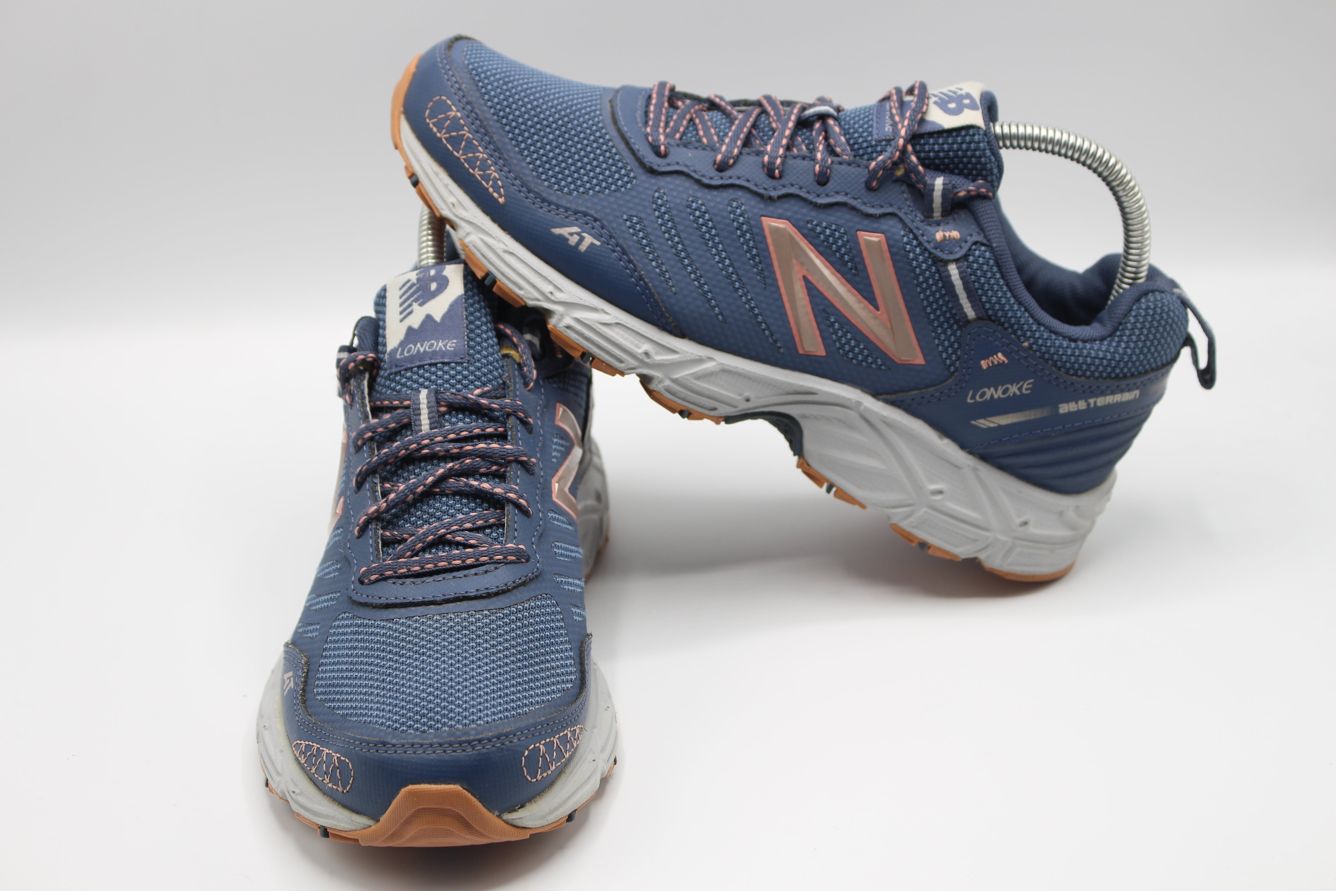 New Balance Men's Lonoke Trail-Running Shoe            EUR SIZE  40