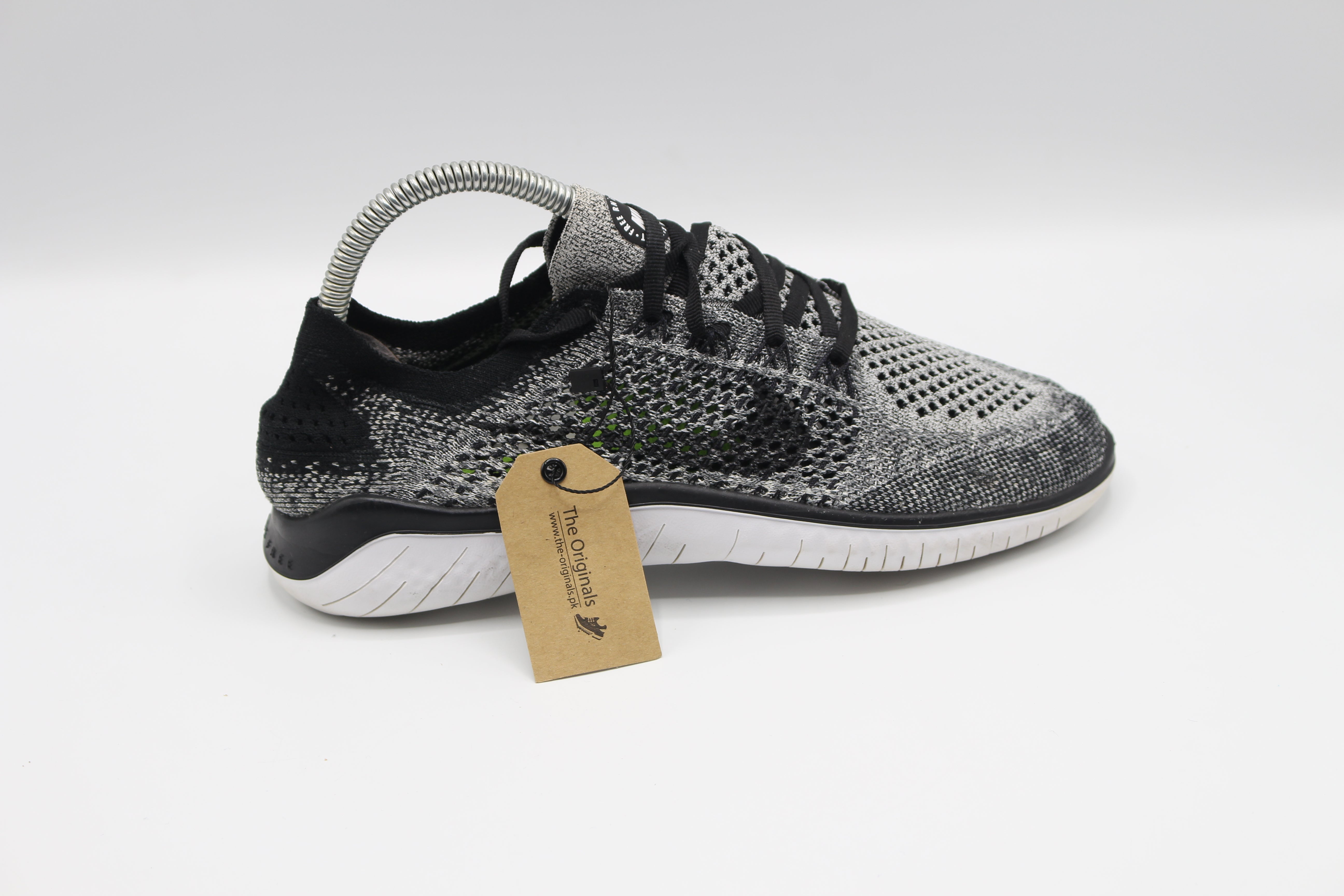 Share Nike Free RN Flyknit 2018 Women's Size 8 Running Shoes Black White Oreo   EUR SIZE  38