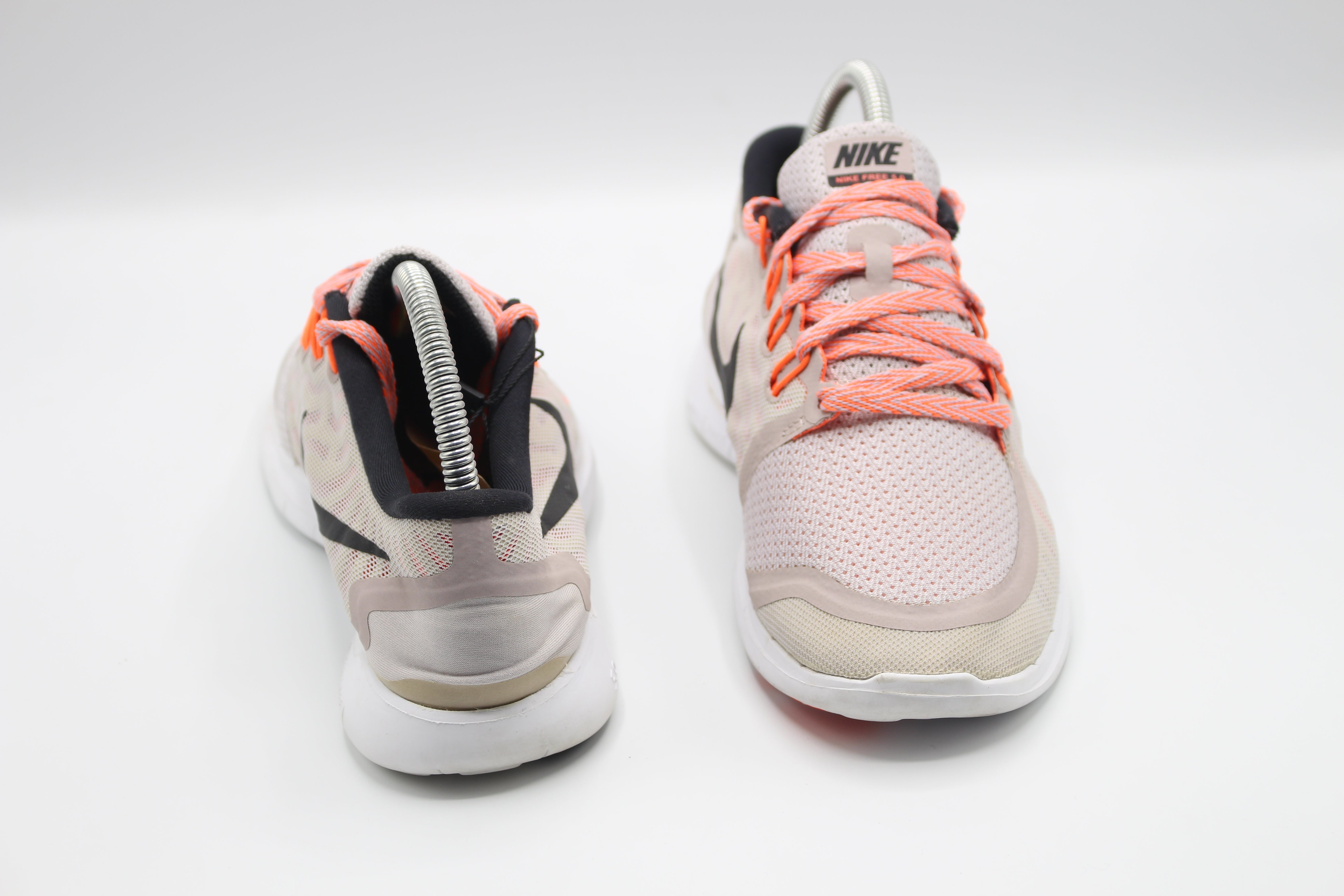 Nike Womens    EUR SIZE 38
