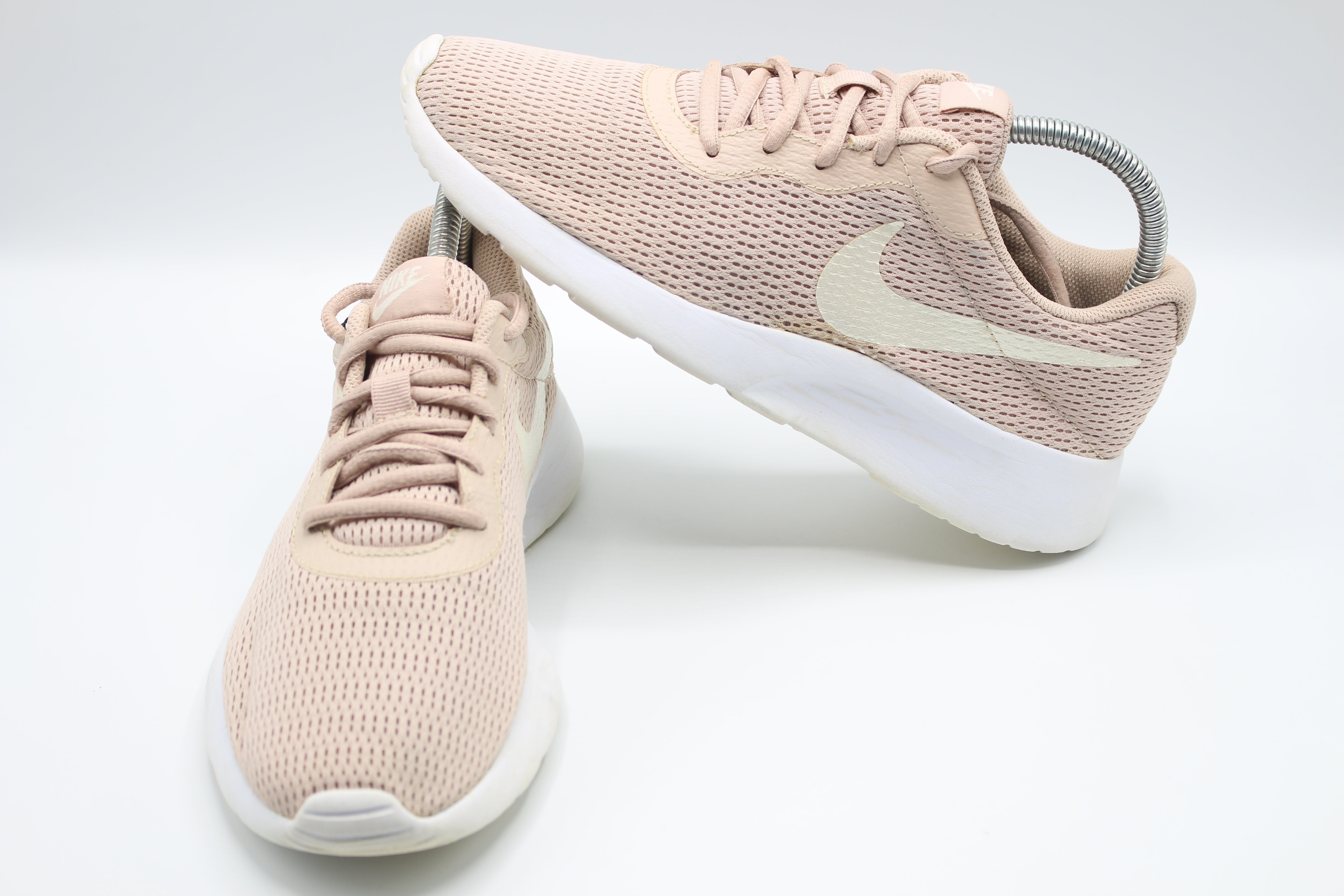 Nike Tanjun Particle Beige                 EUR SIZE  39