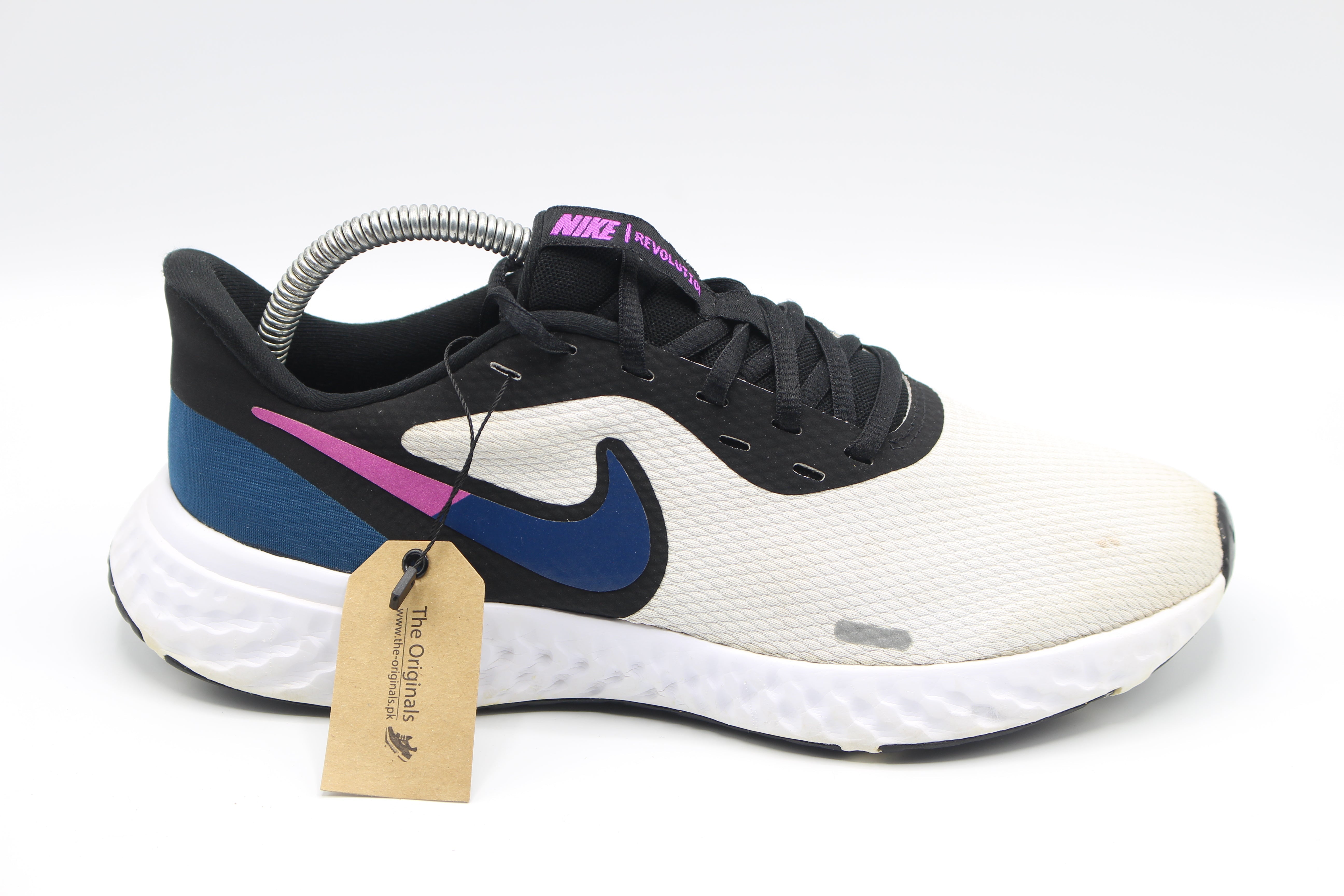 Nike Women's Nike Revolution 5 Women's Running Shoe             EUR SIZE 40.5