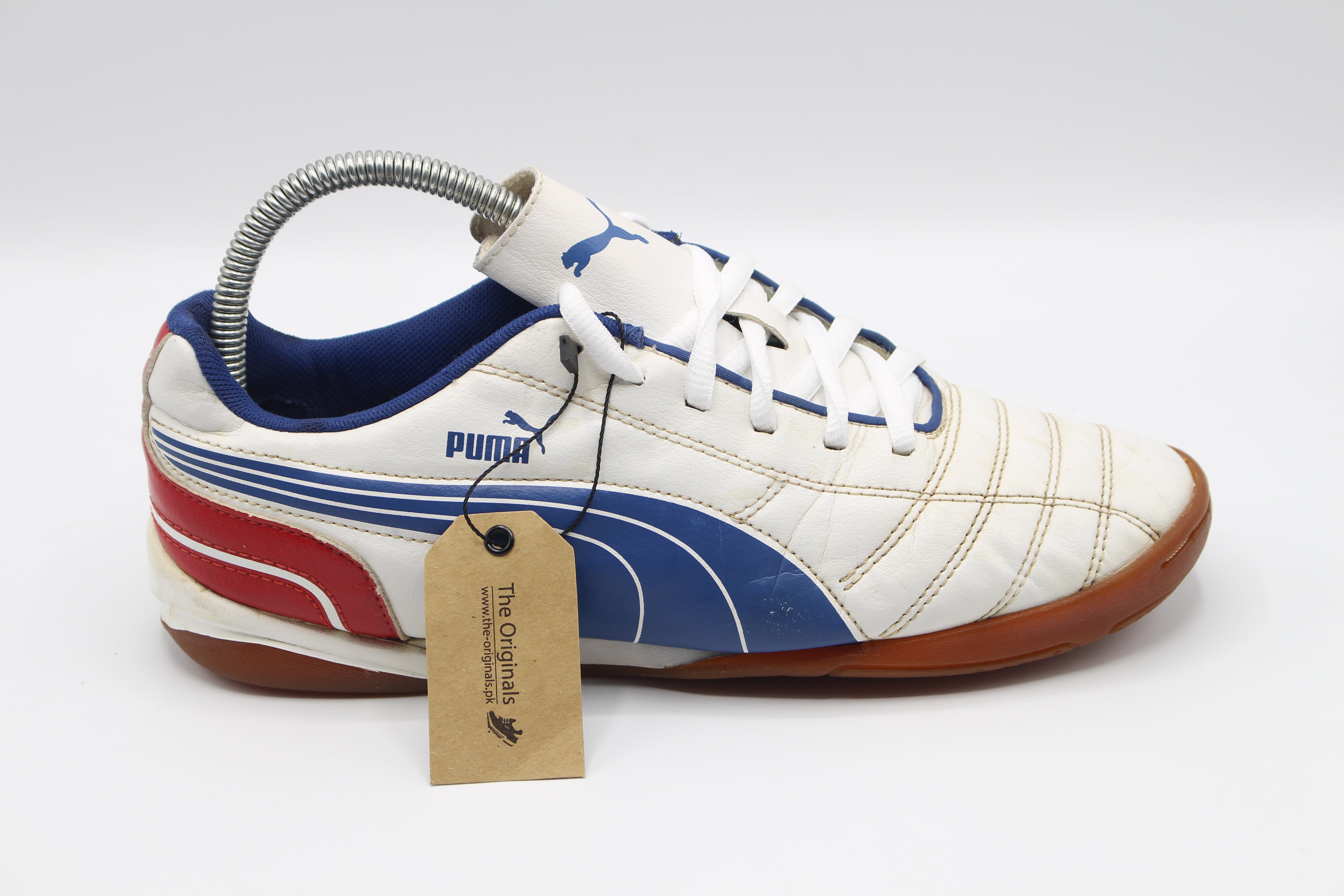 PUMA V6 11 IT JUNIOR                   EUR SIZE 39