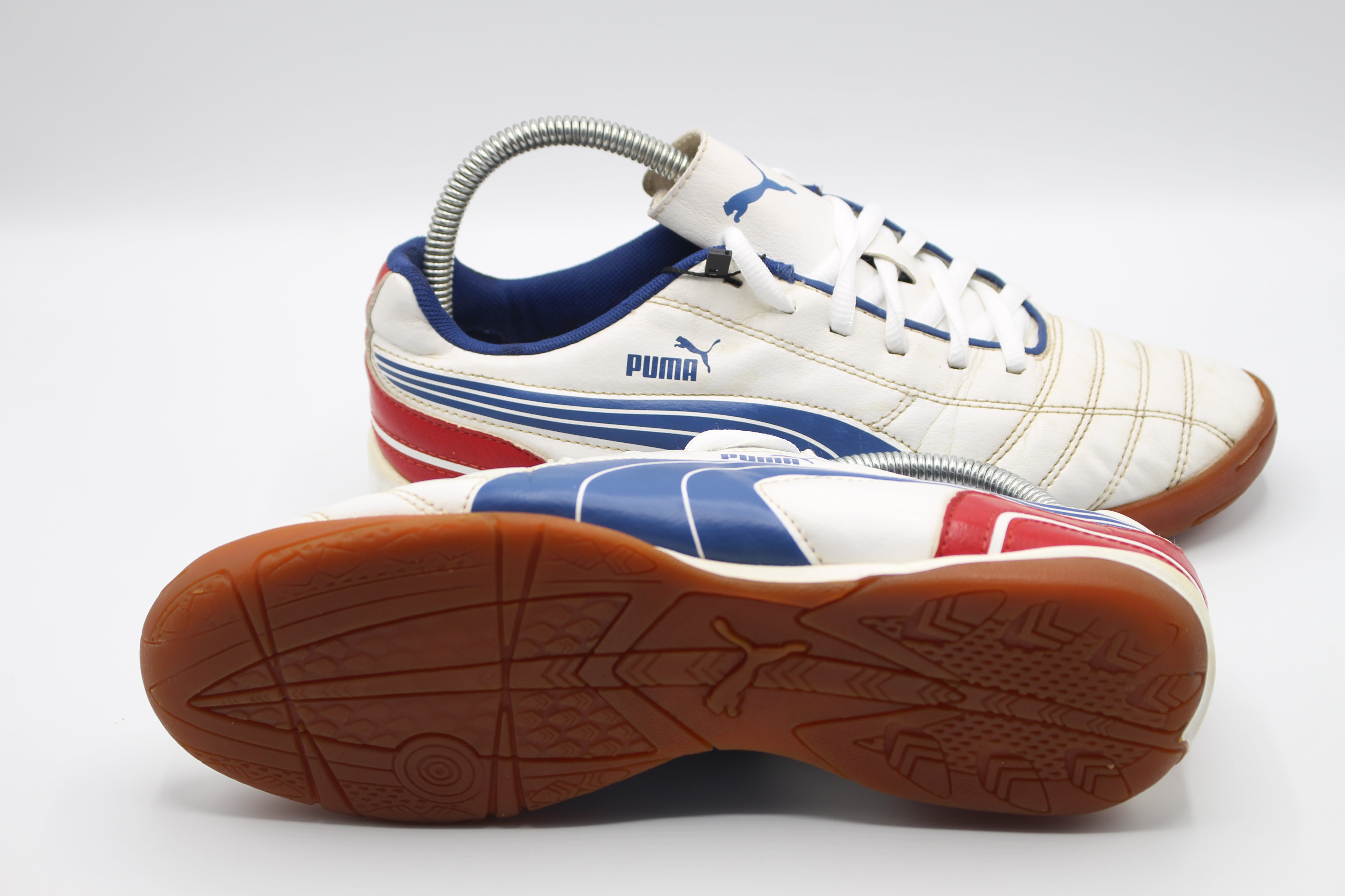 PUMA V6 11 IT JUNIOR                   EUR SIZE 39