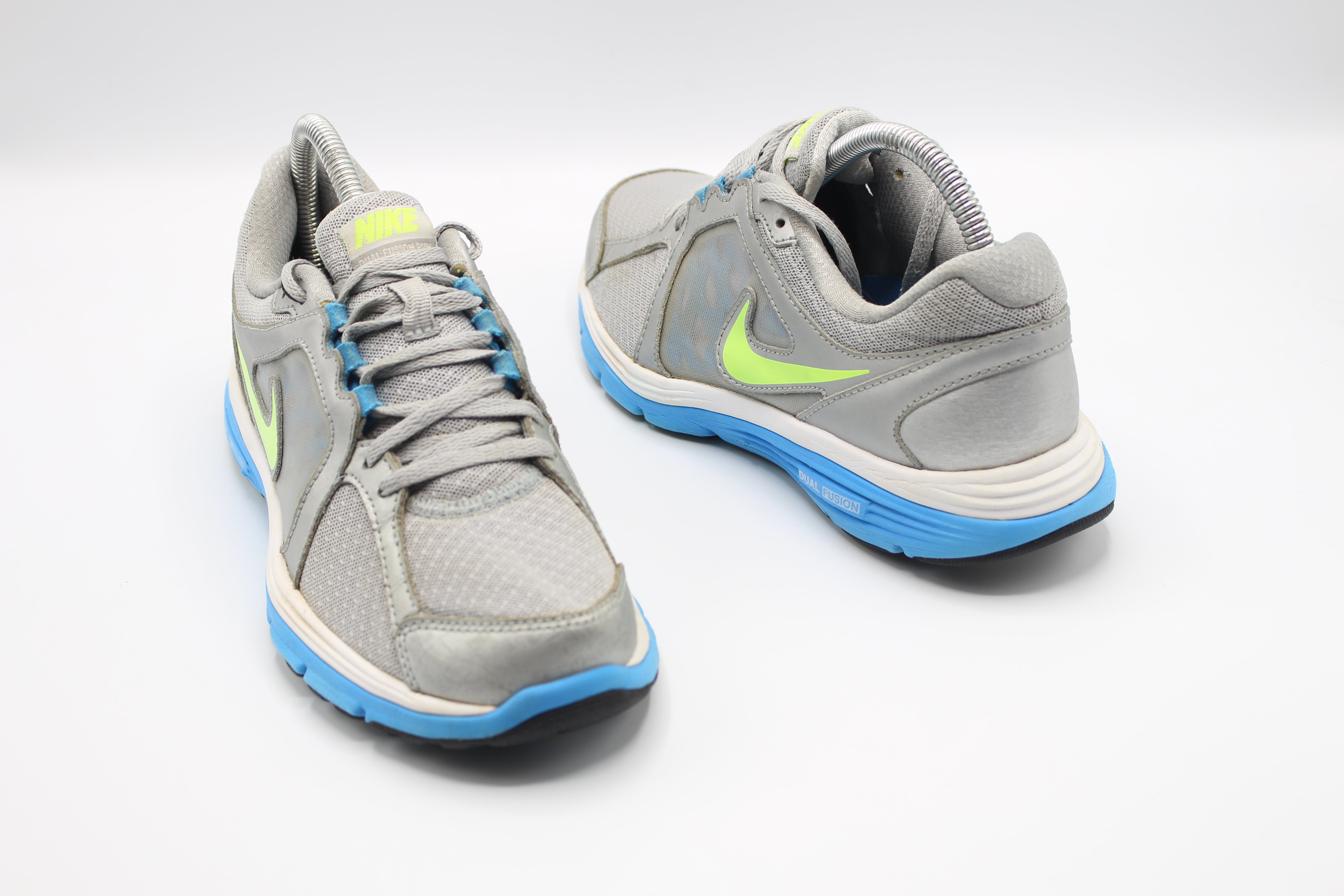 New Womens 6 NIKE Dual Fusion Run Gray Blue Running Shoes          EUR SIZE 39