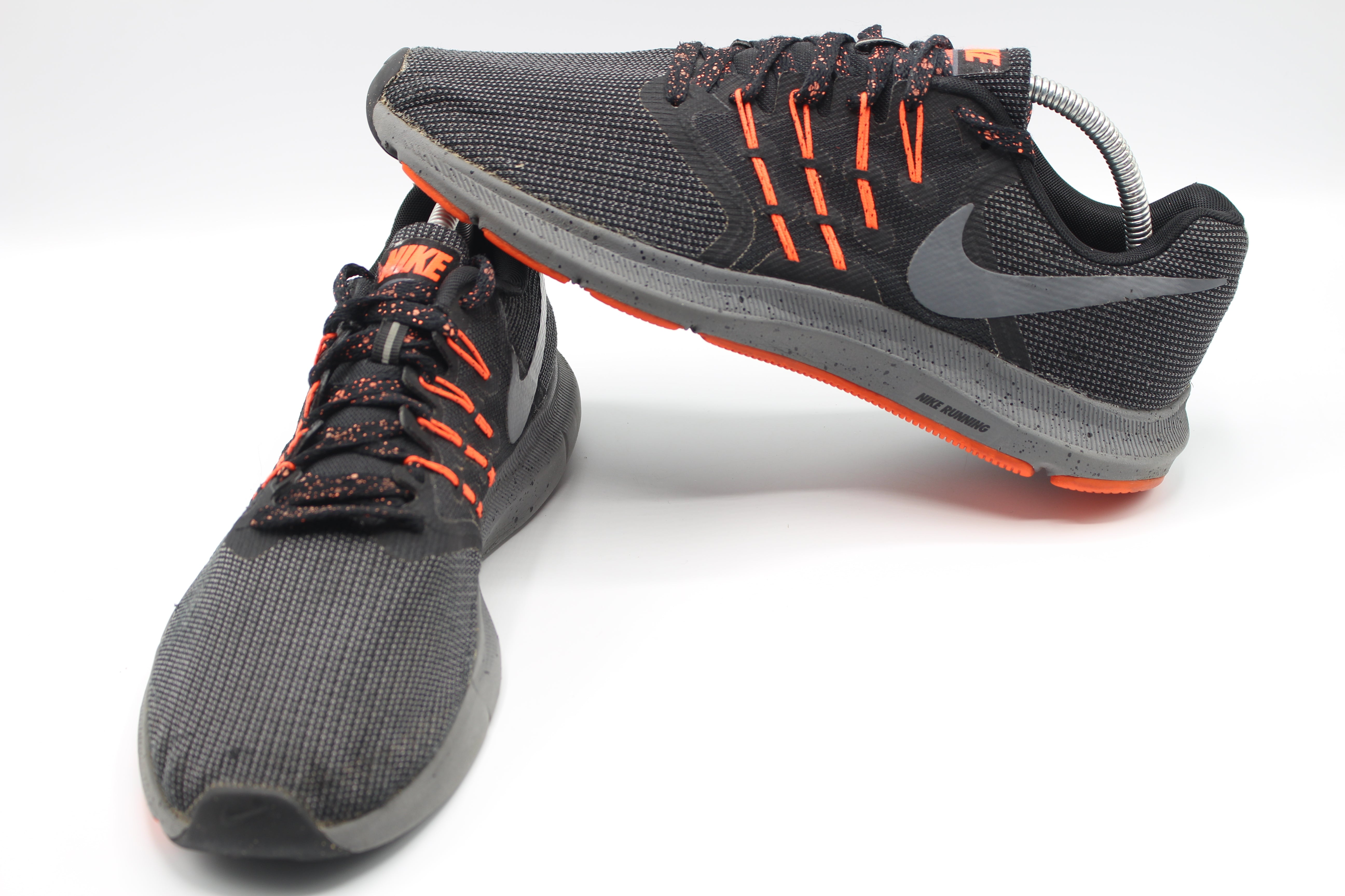 Nike Run Swift SE Black Coral Shoes Men’s (Sports & Running Sneakers)                  EUR SIZE 42.5
